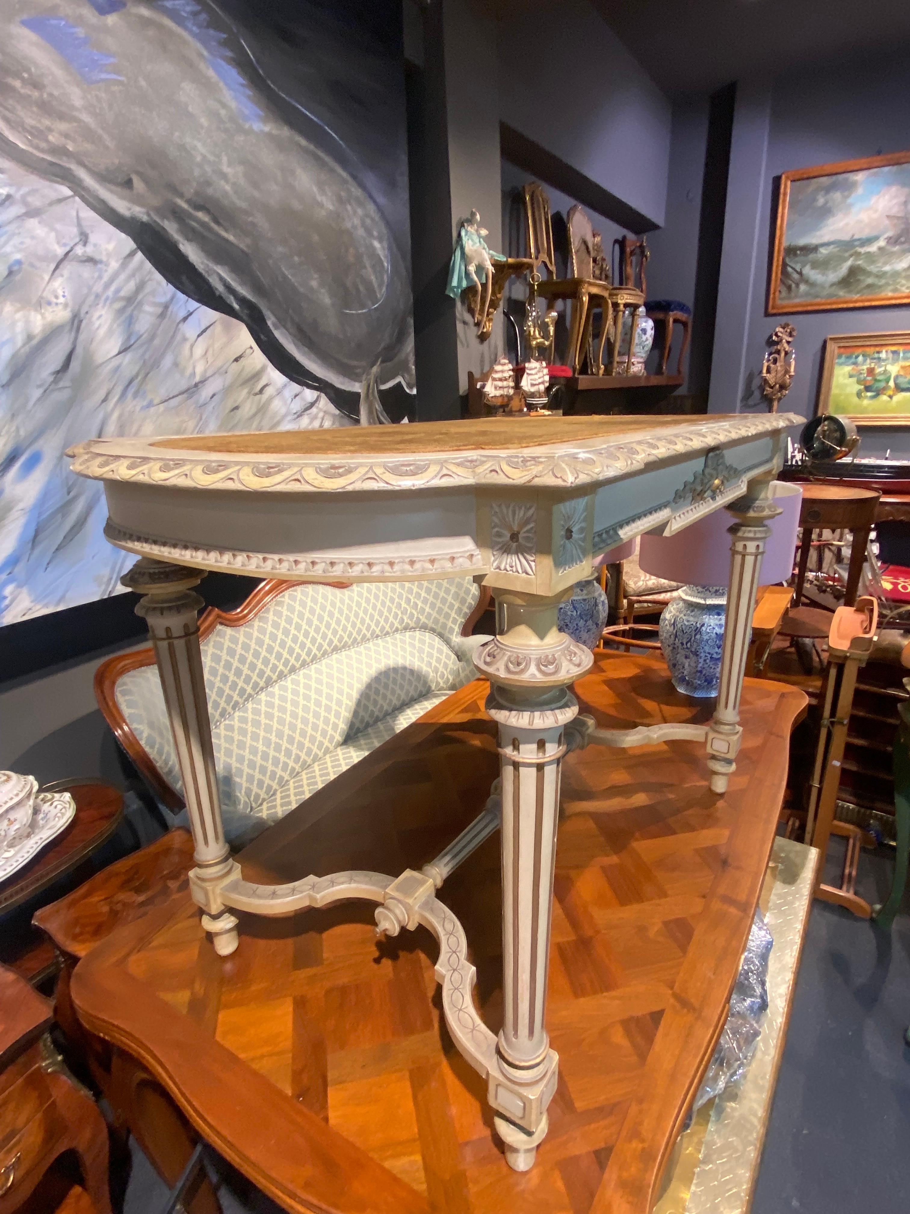 Louis XVI 20th Century French Writing Table Hand Carved and Painted in Louise xvi Style For Sale