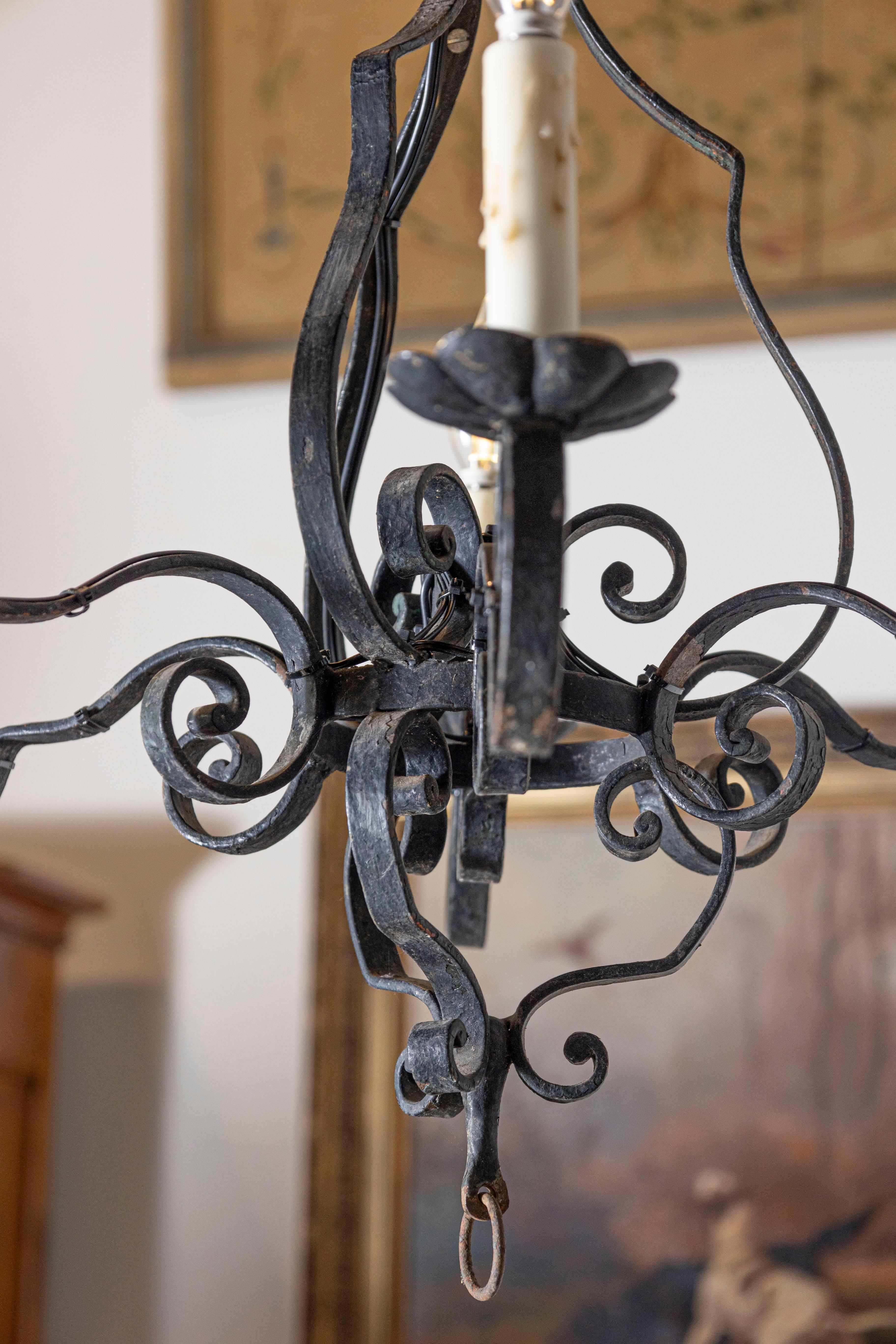 Ferro battuto Lampadari in ferro battuto francesi del XX secolo in vendita