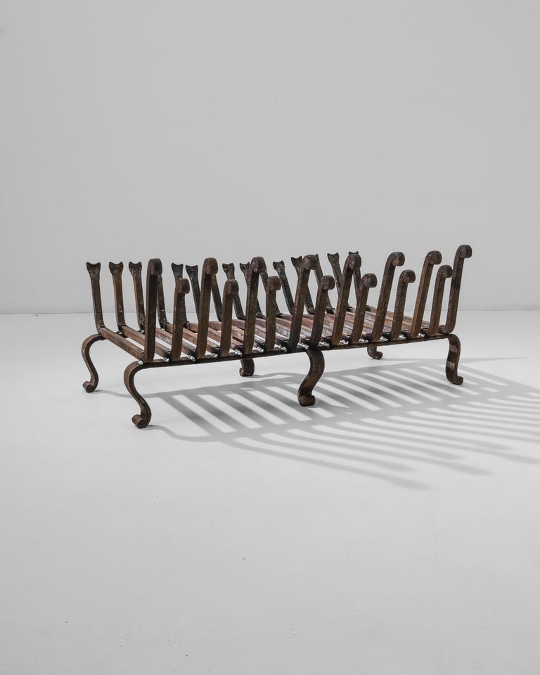 20th Century French Wrought Iron Grate For Sale at 1stDibs