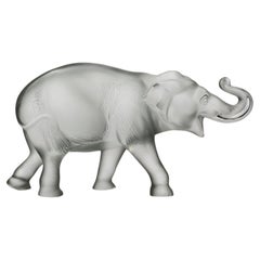 Skulptur aus mattiertem Klarglas aus dem 20. Jahrhundert: „Sumatra-Elefant“ von Lalique