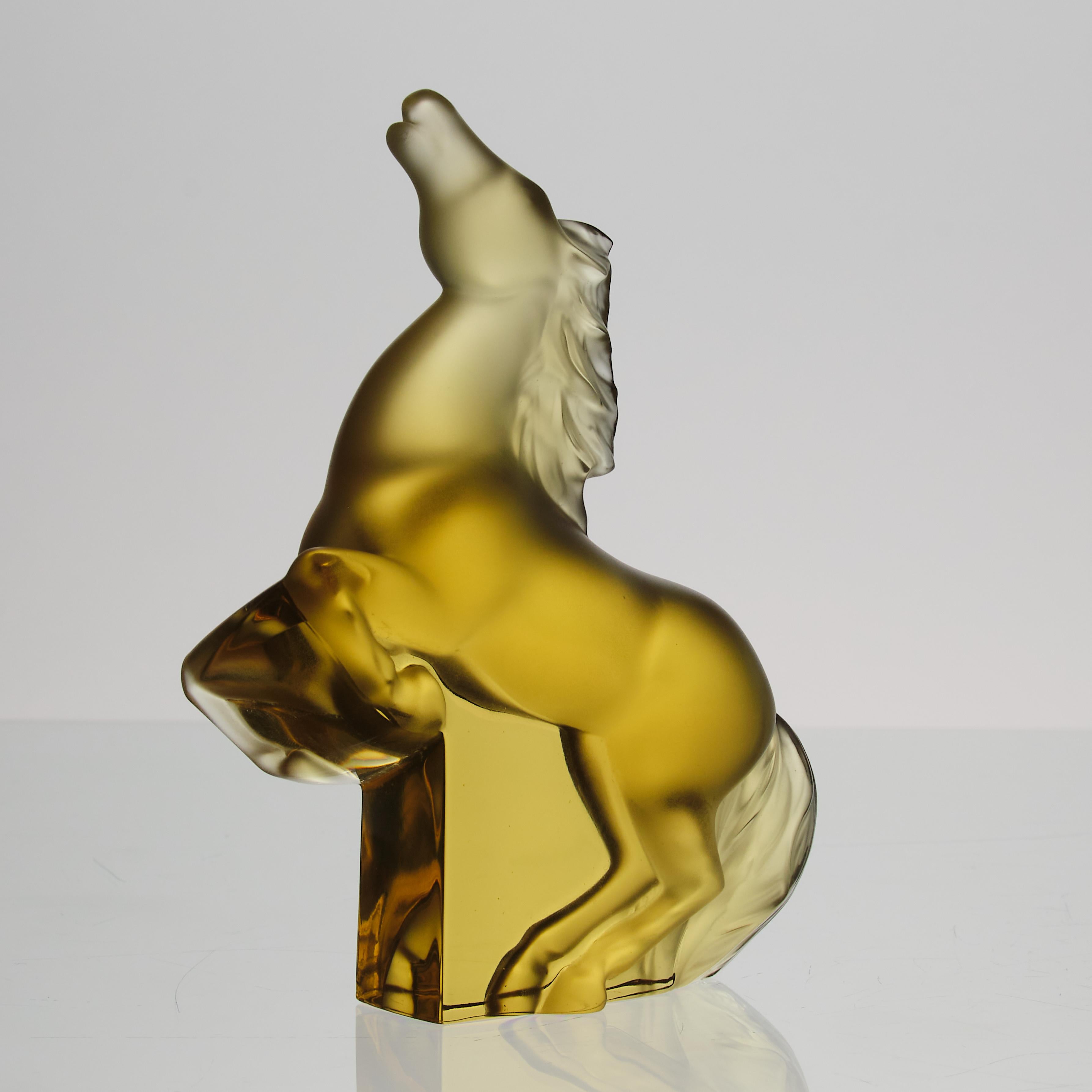 Sculpture en verre dépoli du 20e siècle intitulée 