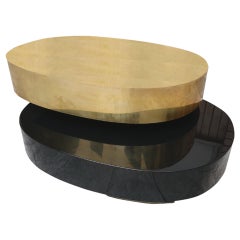 Table basse Plurimi du 20ème siècle en bois laqué et laiton Gabriella Crespi