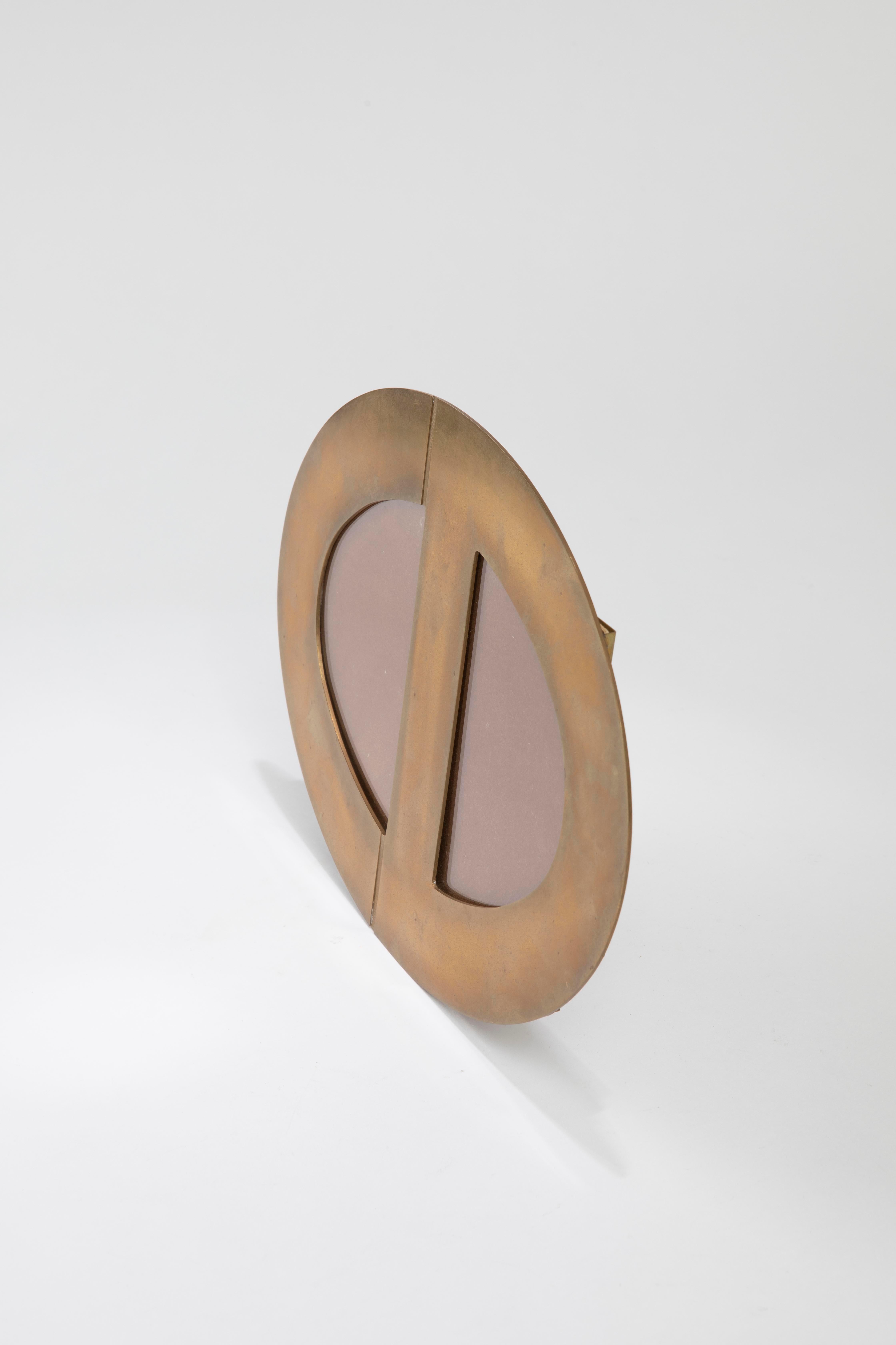 20th Century, Gabriella Crespi Round Photo Frame in Brass, 70s For Sale 3