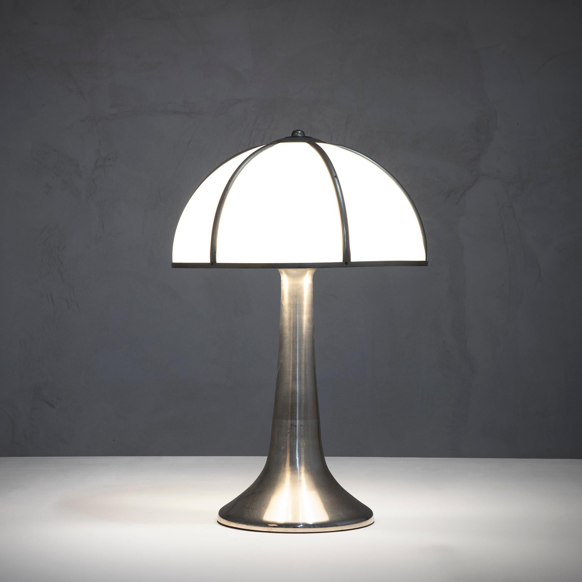 Iconic Table Lamp model 