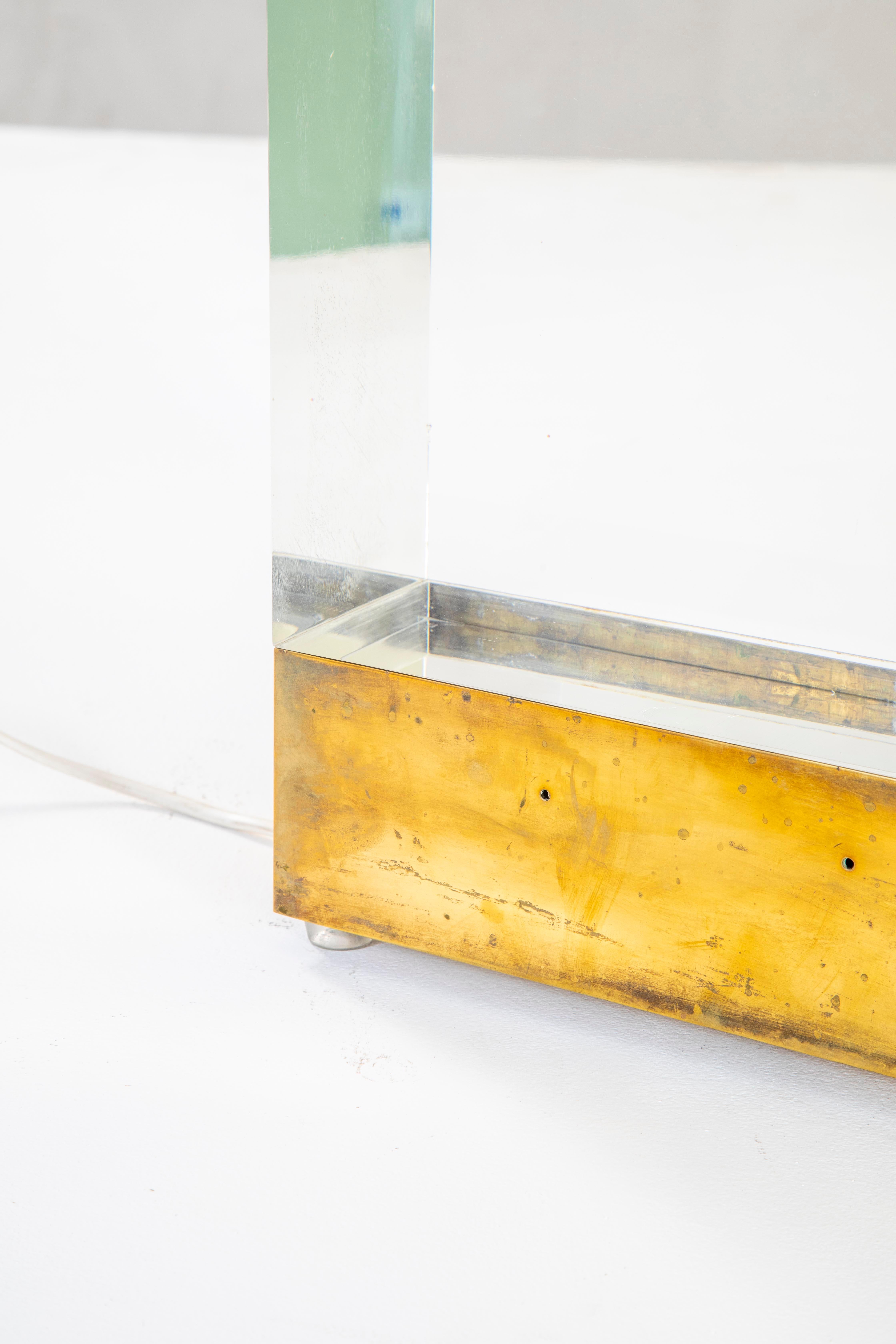20th Century, Gabriella Crespi Table Lamp in Brass and Plexiglass, '70s For Sale 2