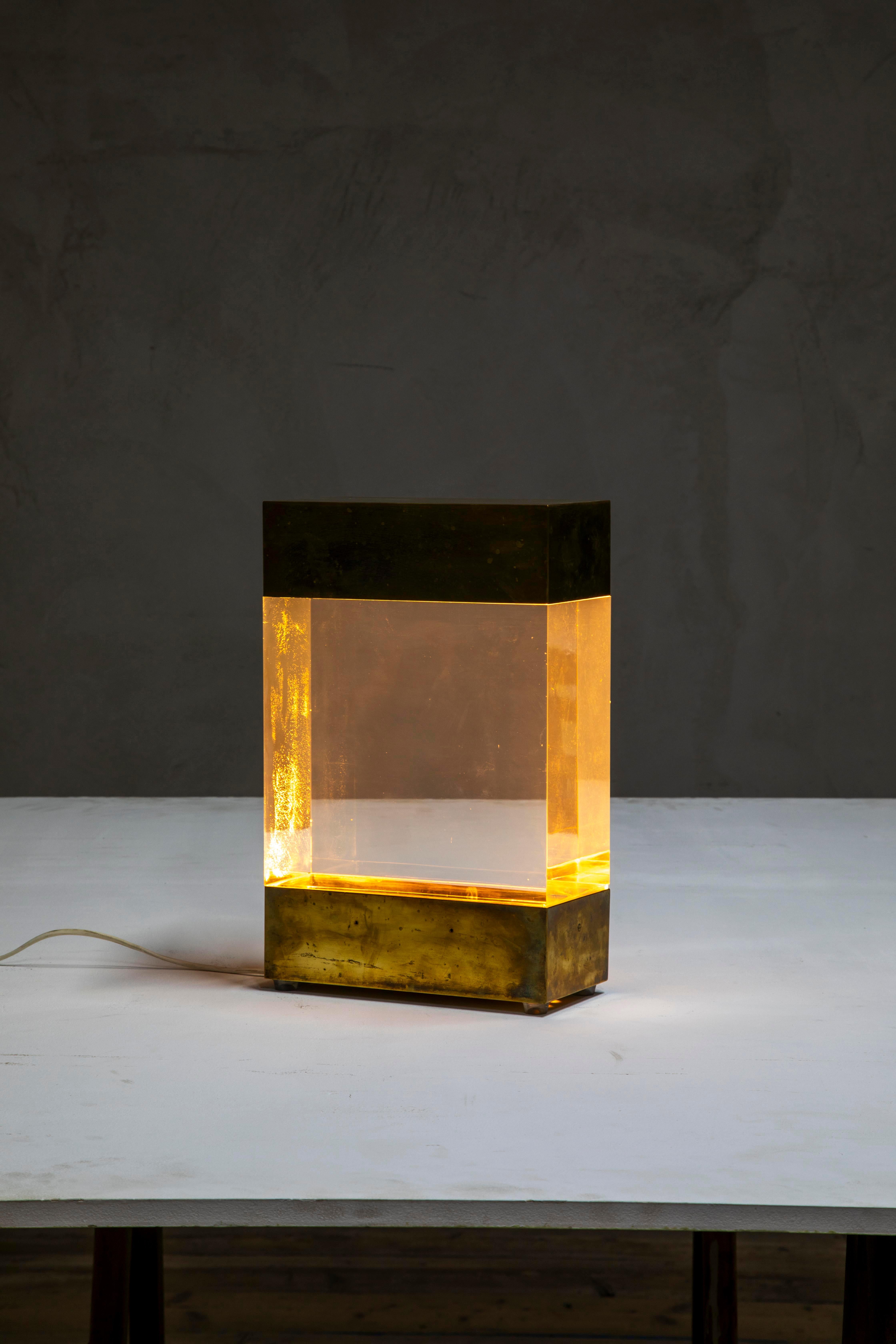 20th Century, Gabriella Crespi Table Lamp in Brass and Plexiglass, '70s For Sale 3