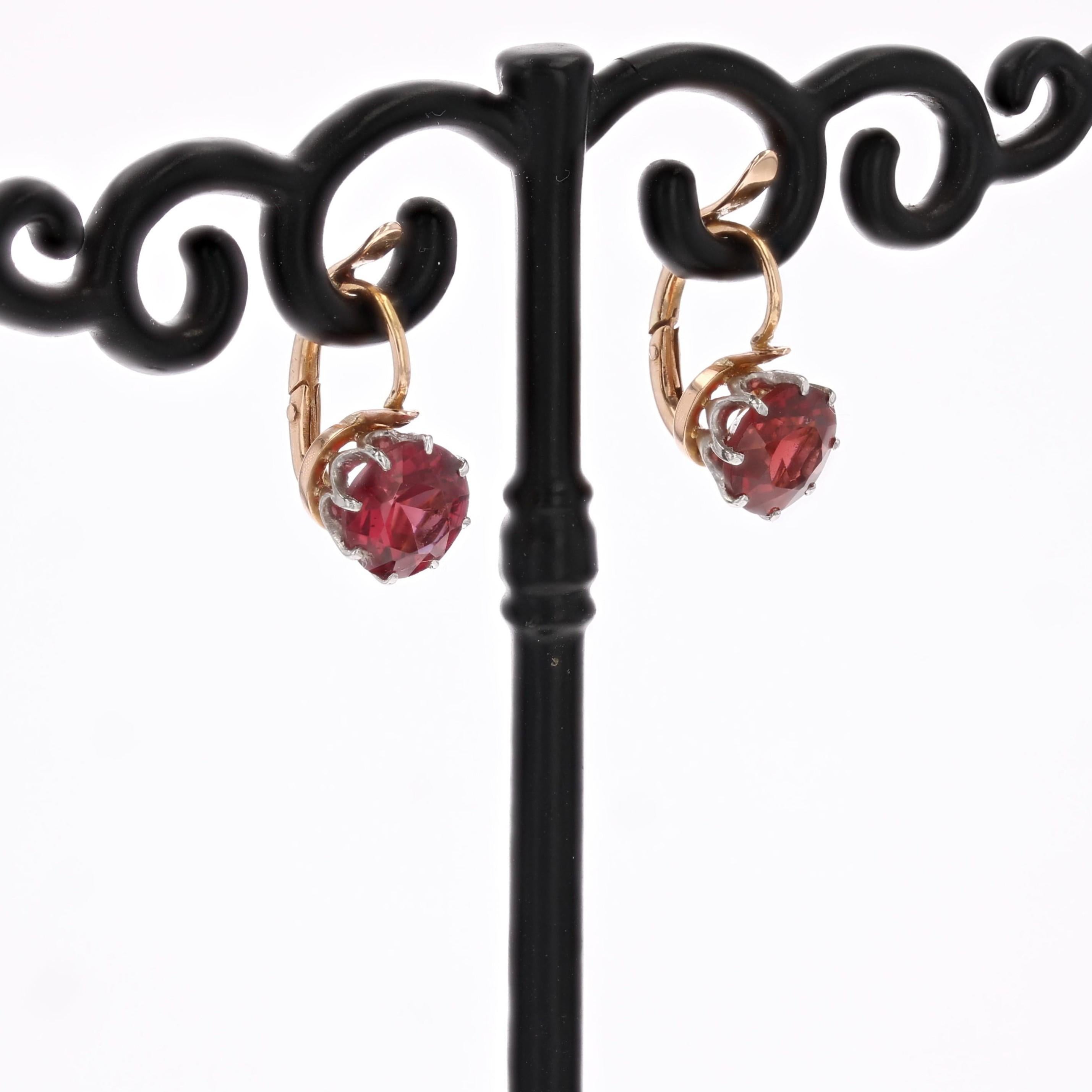 Round Cut 20th Century Garnet 18 Karat Rose Platinum Gold Lever- Back Earrings For Sale
