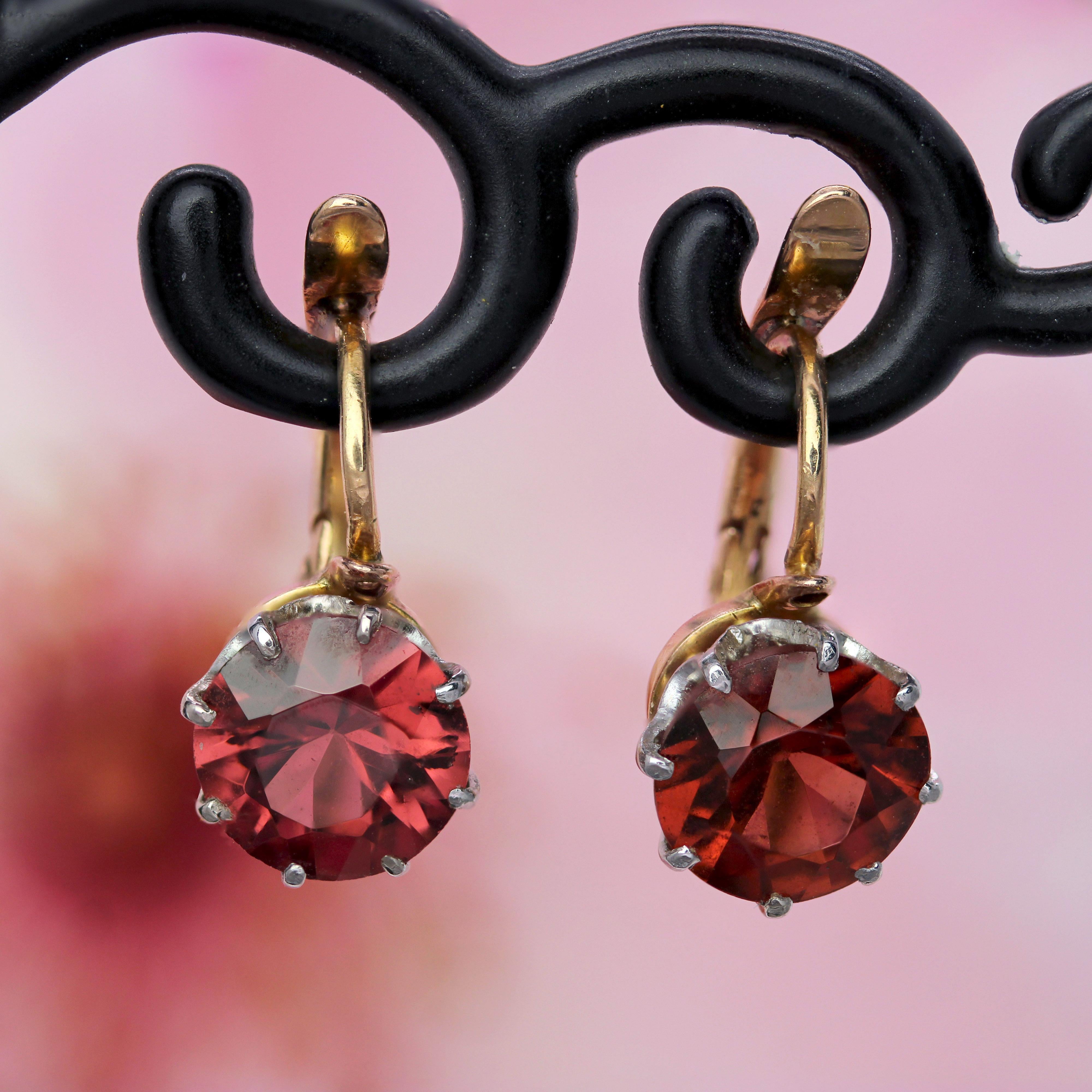 Women's 20th Century Garnet 18 Karat Rose Platinum Gold Lever- Back Earrings For Sale