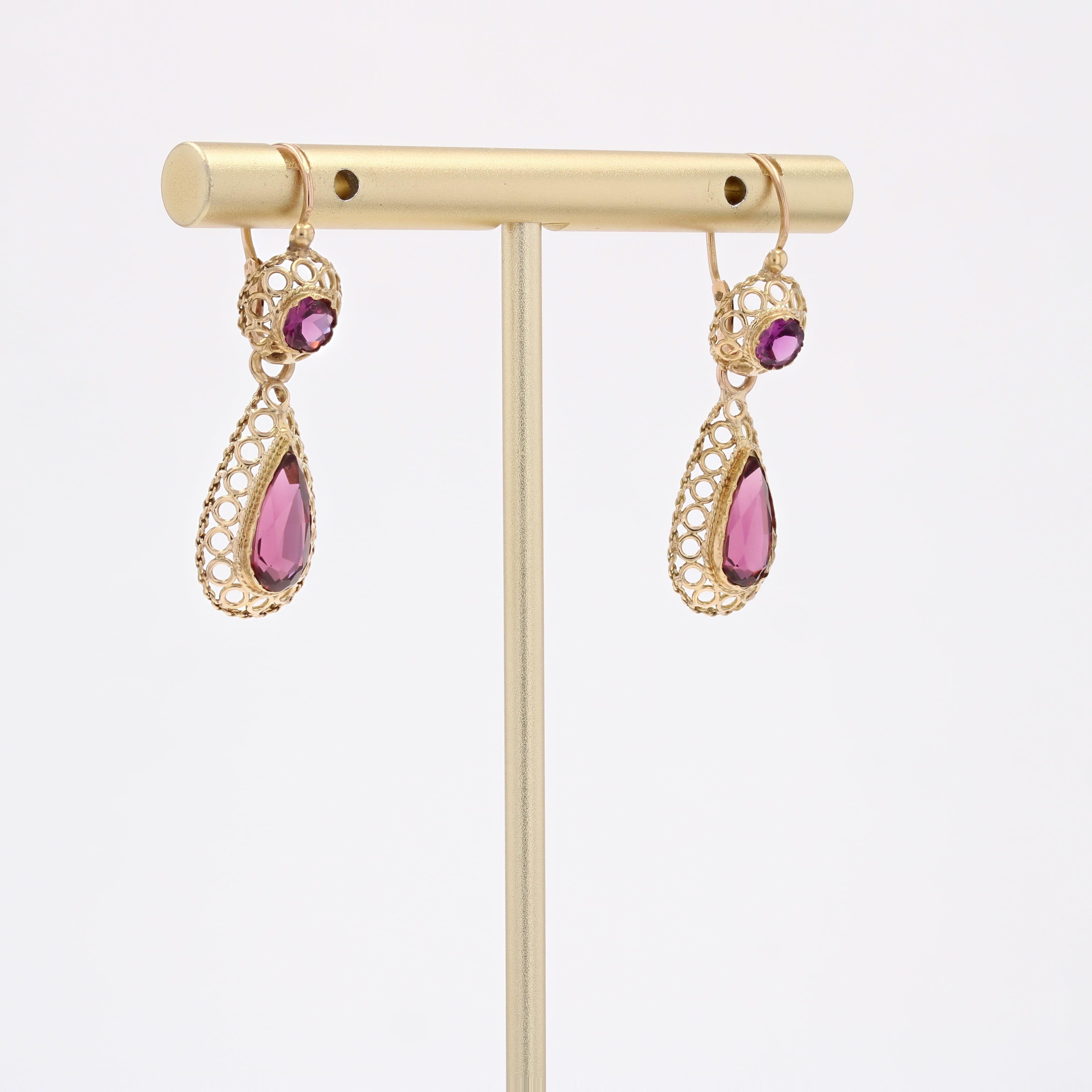 Taglio a goccia Orecchini a pendente in oro giallo 18 carati con granato del XX secolo in vendita