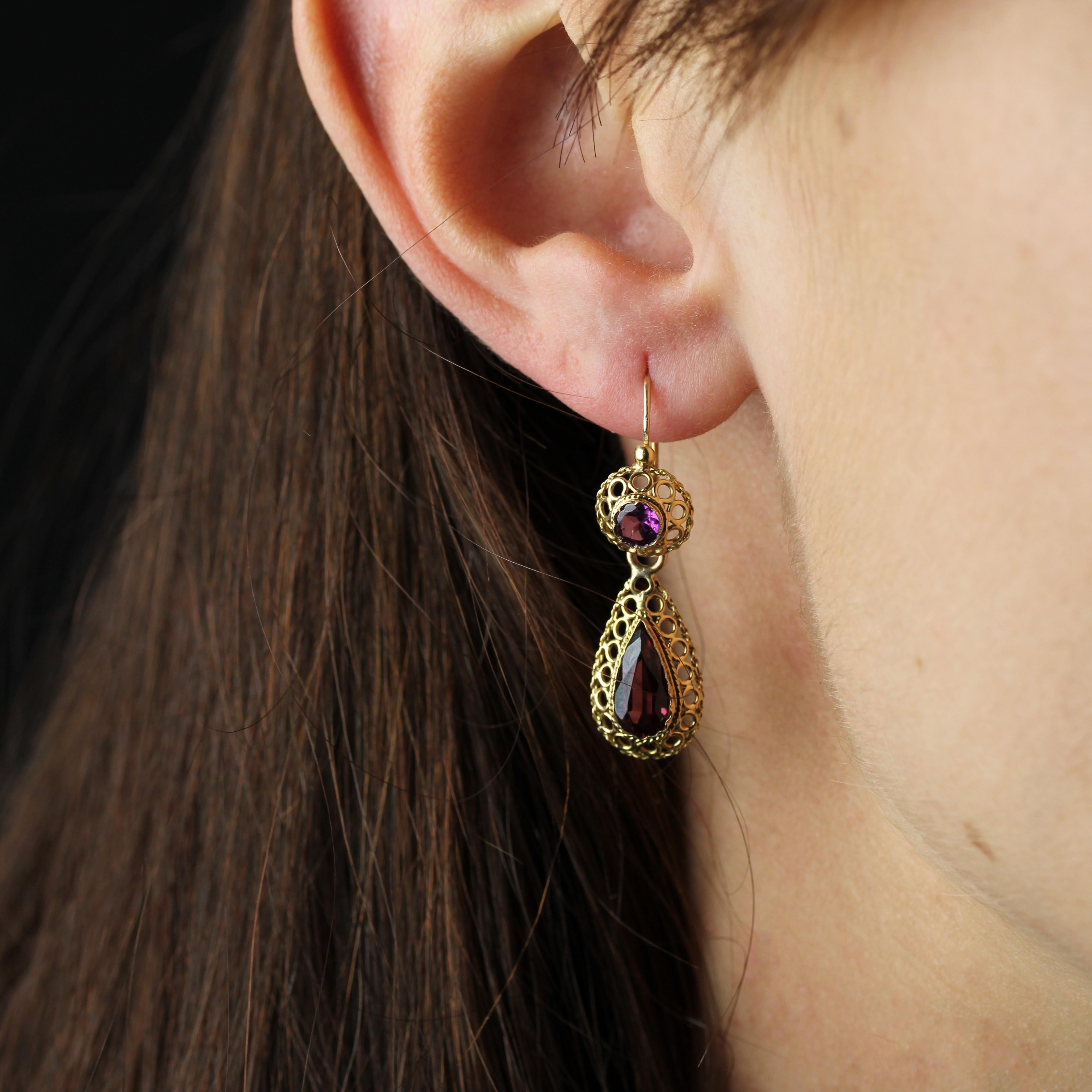 Orecchini a pendente in oro giallo 18 carati con granato del XX secolo In condizioni buone in vendita a Poitiers, FR