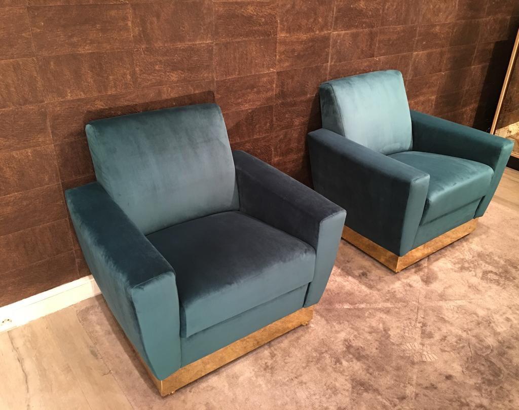 20th Century Geometrical Italian Blue Velvet and Brass Pair of Armchairs In Good Condition In Roma, IT