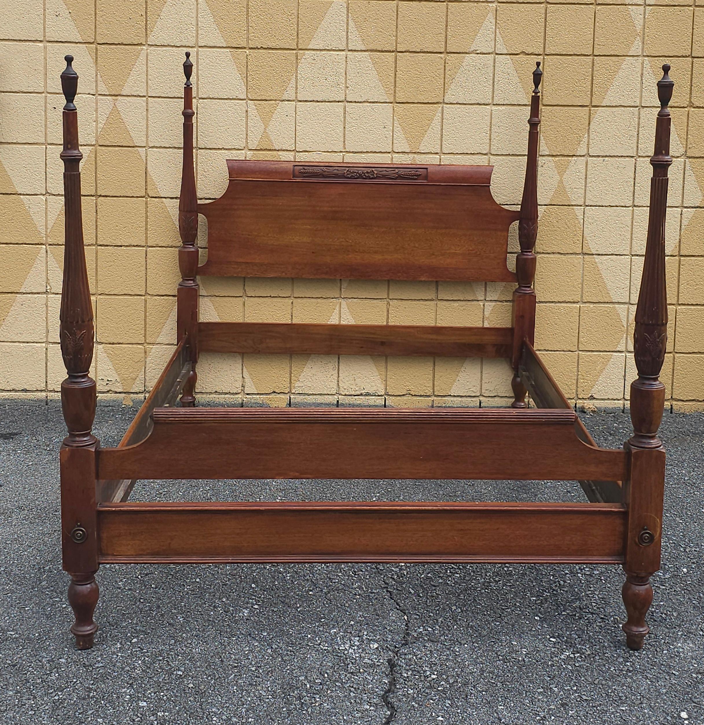 20th Century George III Style Carved Mahogany Semi-Poster Full Size Bed In Good Condition For Sale In Germantown, MD