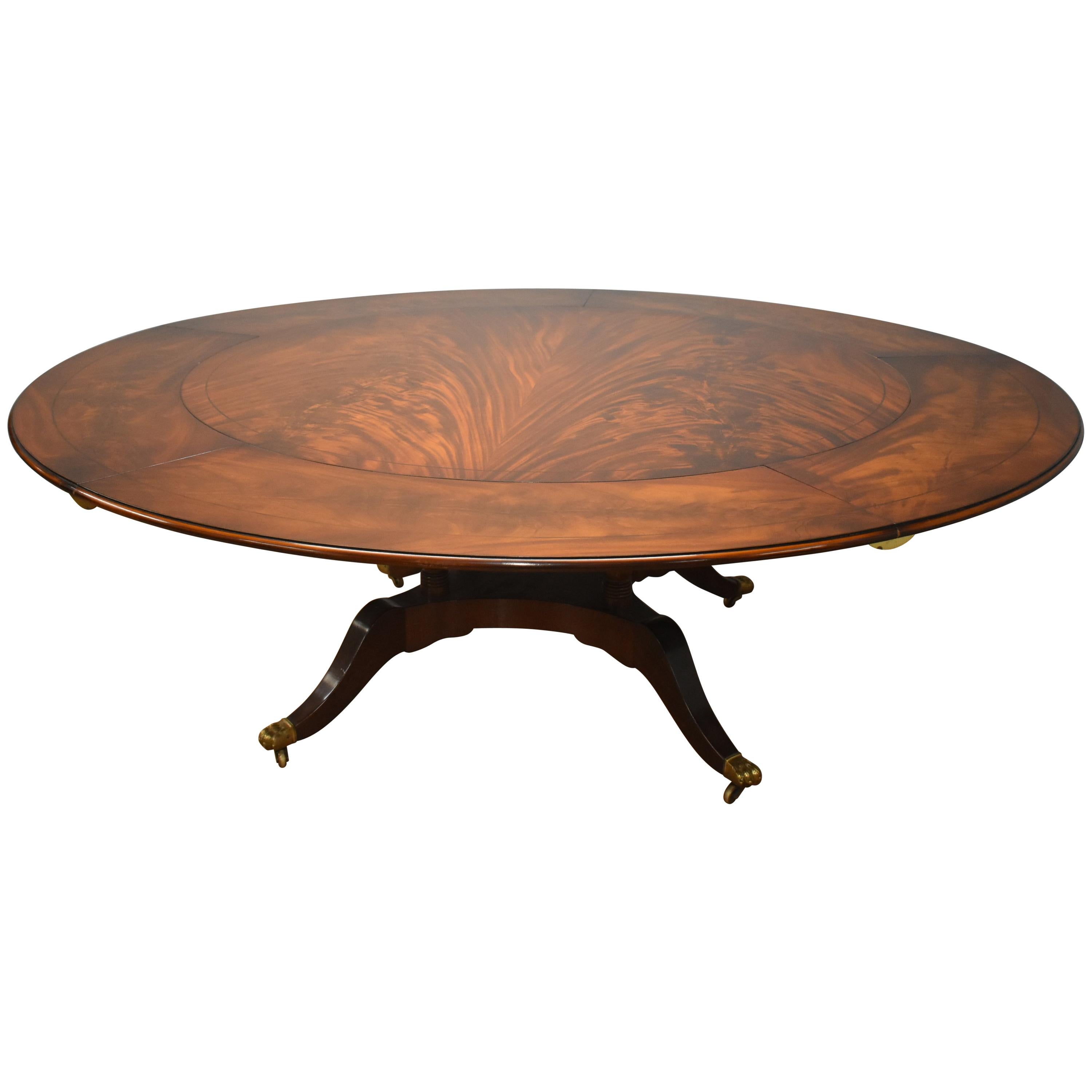 20th Century George III Style Flame Mahogany 12 Seat Jupe Table