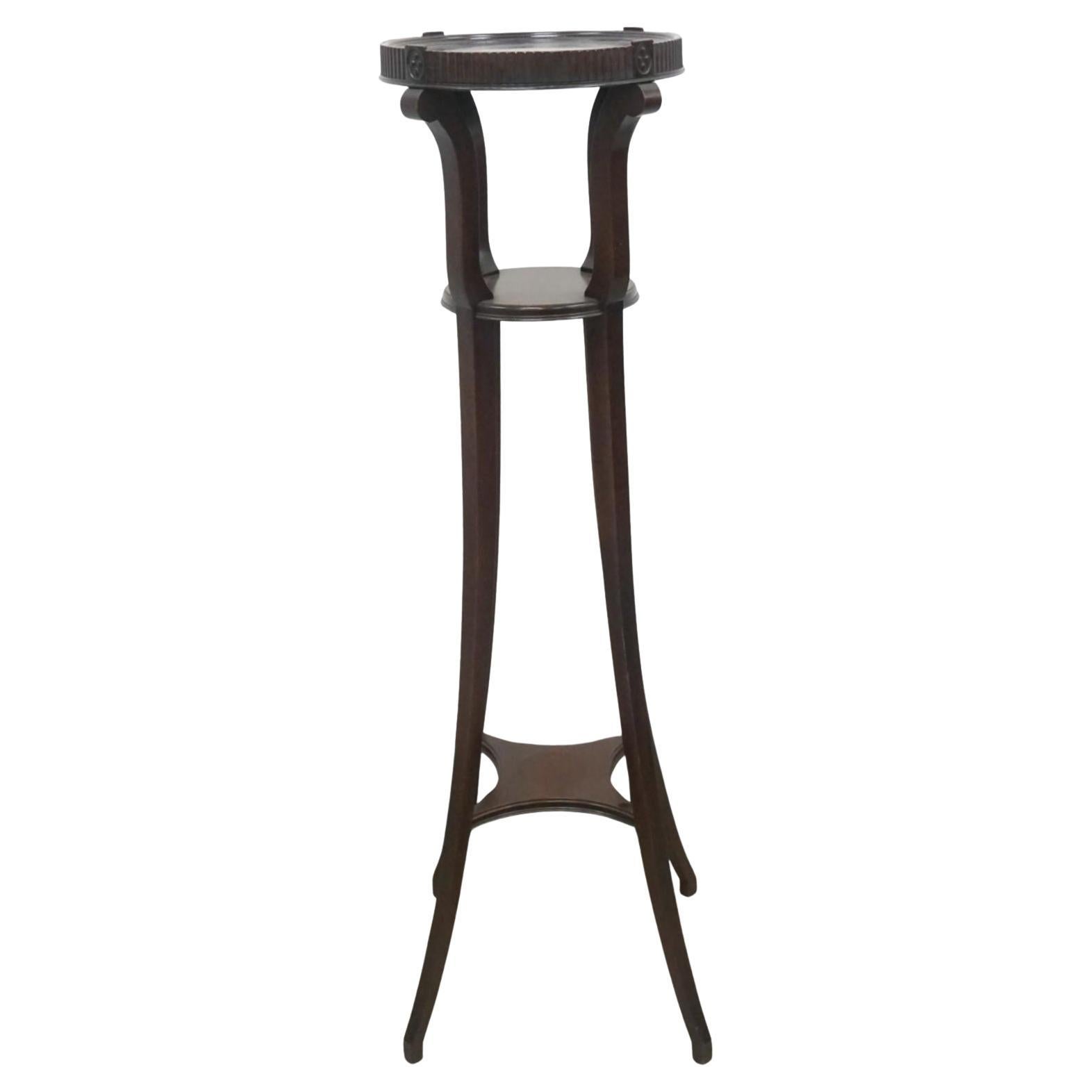 Dreistöckiger Mahagoni Fern Stand im George III Stil des 20. Jahrhunderts (amerikanisch) im Angebot