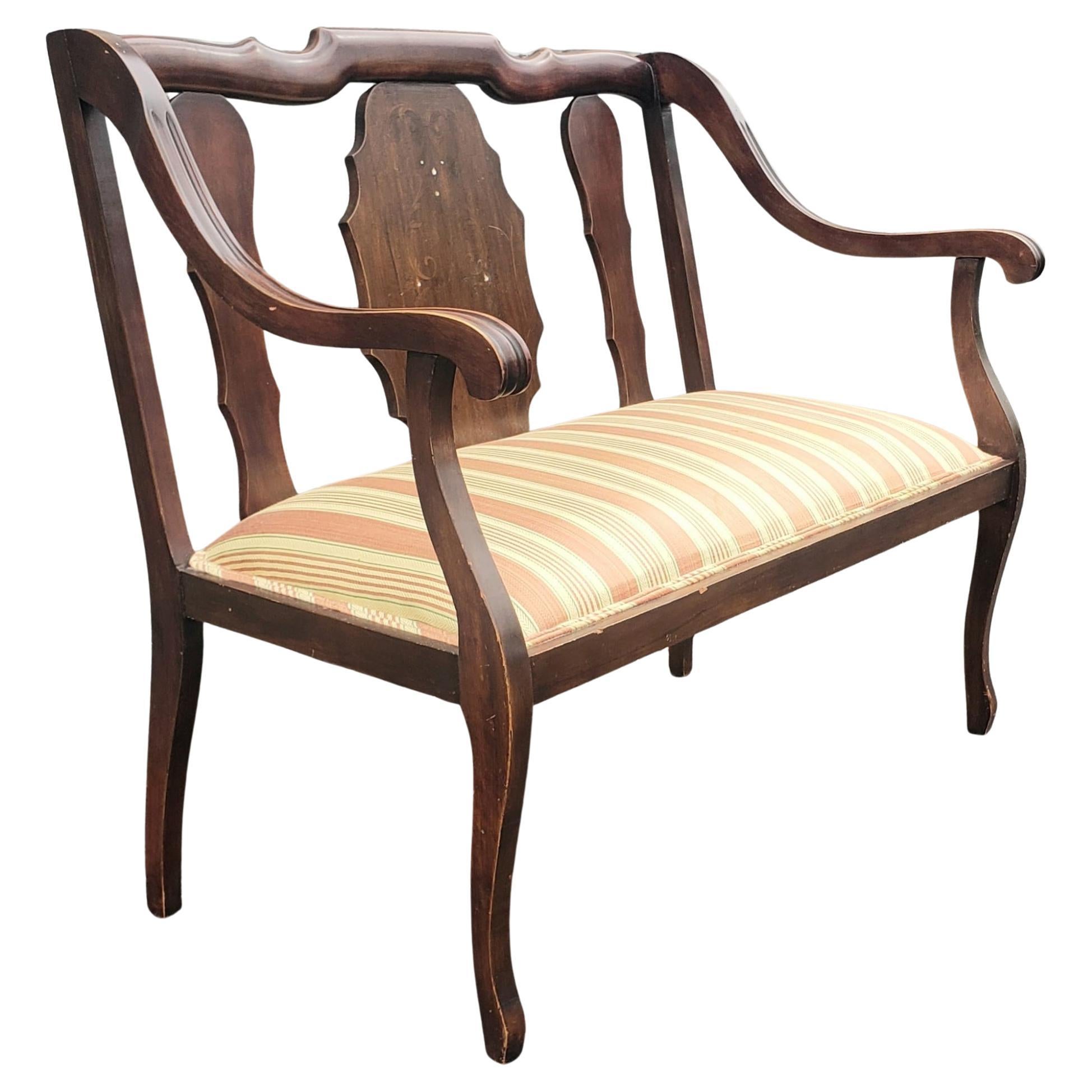 20th Century George III Style Walnut with Inlay and Upholstered Seat Settee In Good Condition For Sale In Germantown, MD
