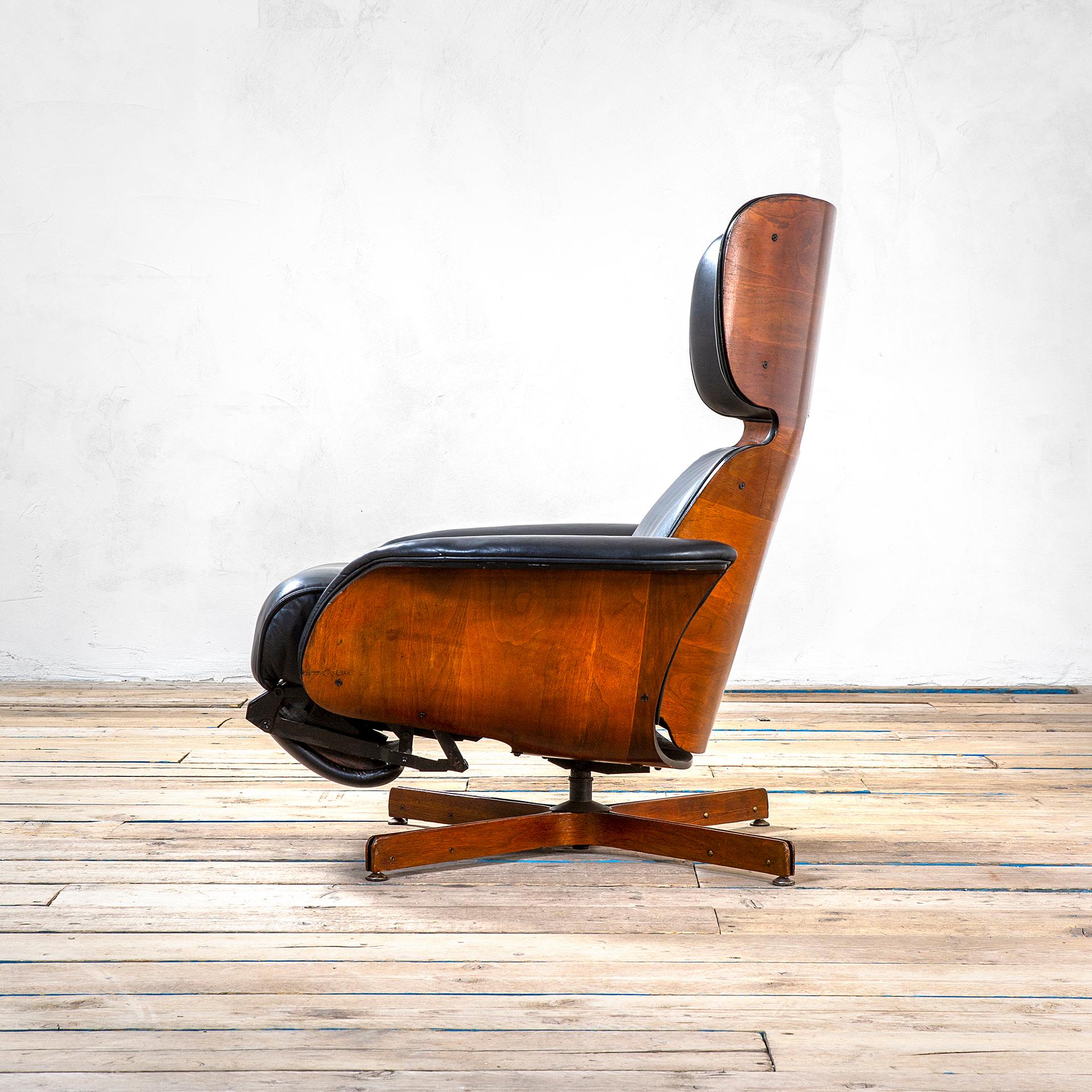 Mid-Century Modern 20th Century George Mulhauser Reclining Lounge Chair in Wood and Leather '50s