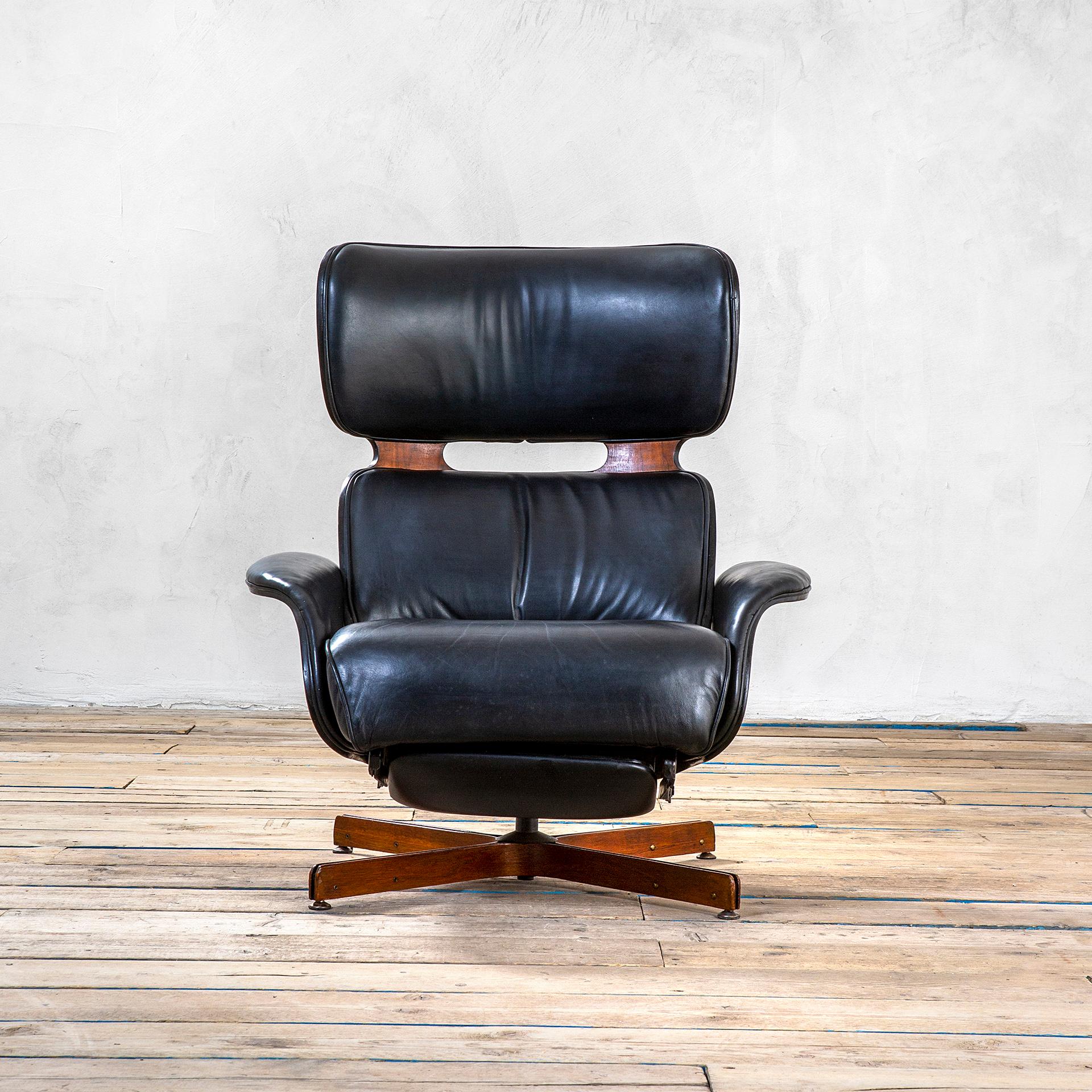 American 20th Century George Mulhauser Reclining Lounge Chair in Wood and Leather '50s