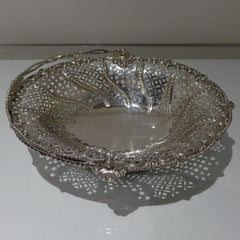 20th Century George V Sterling Silver Cake Basket London 1917 Crichton