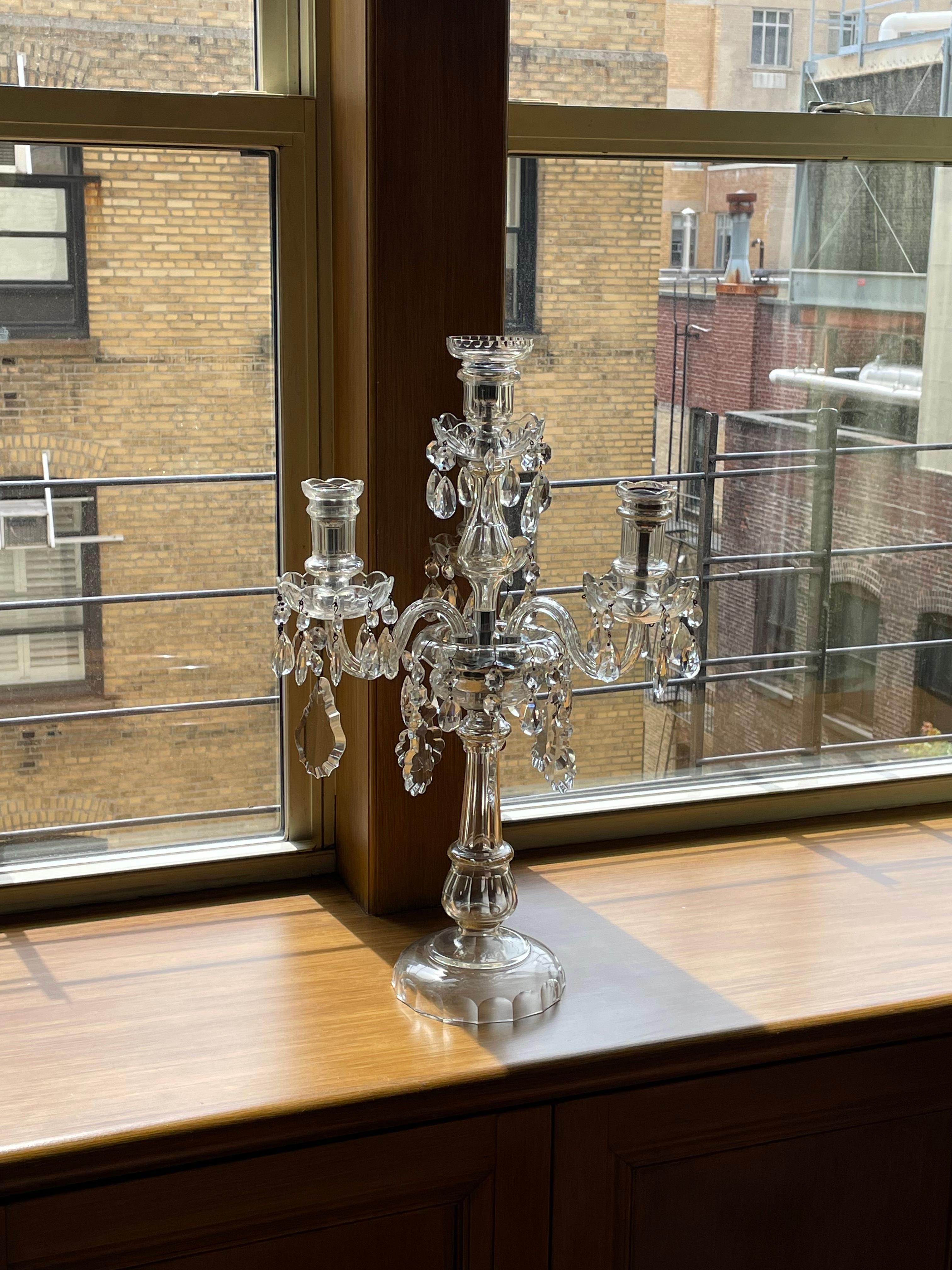 20th Century Georgian Anglo-Irish Style 4-Light Crystal & Silver Candelabrum In Good Condition For Sale In Chicago, IL