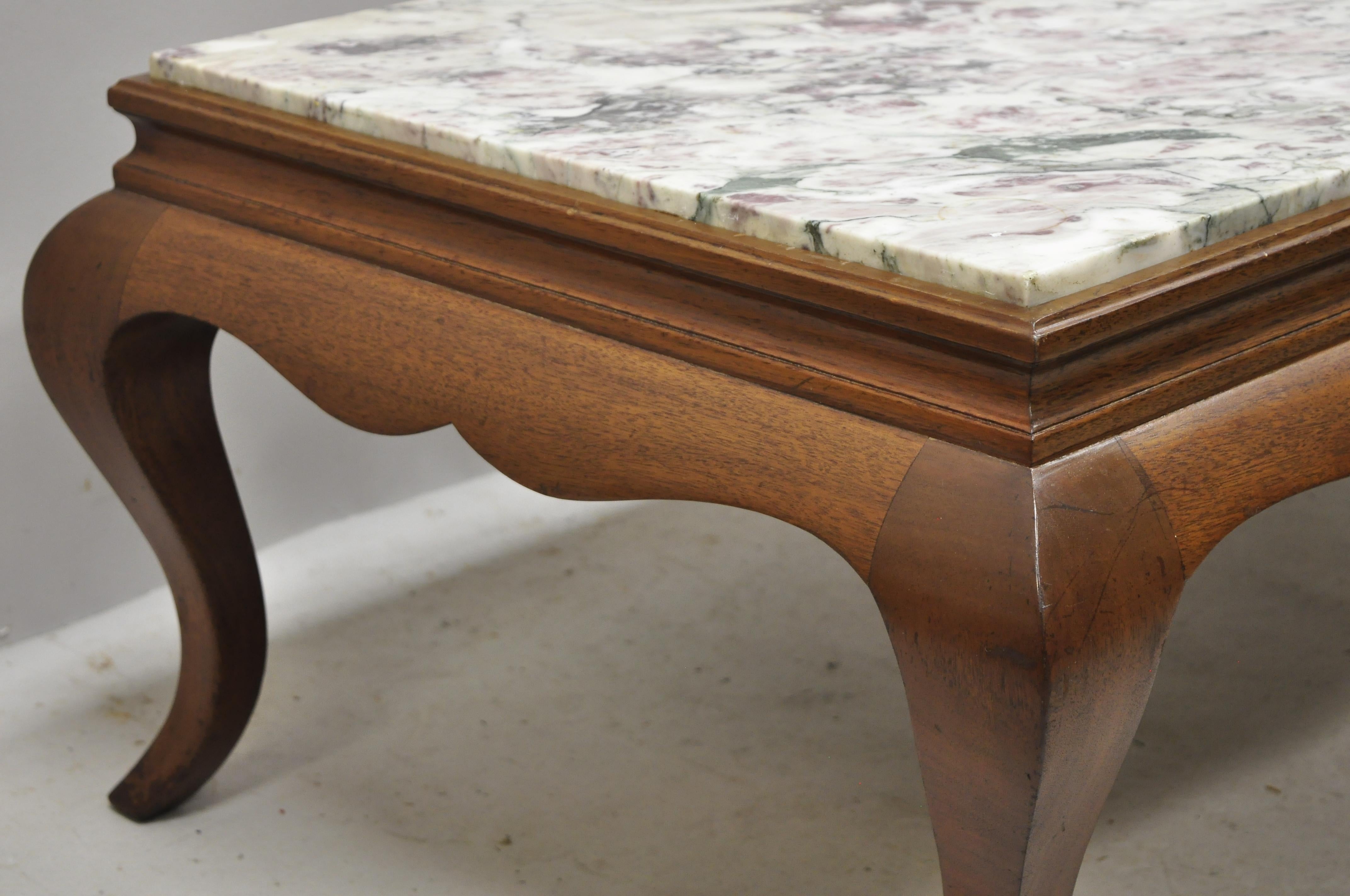 North American 20th Century Georgian Hollywood Regency Mahogany Frame Marble-Top Coffee Table For Sale