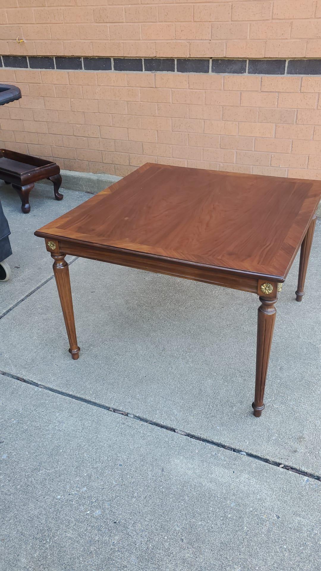 20th Century Georgian Style Mahogany Coffee Table In Good Condition For Sale In Germantown, MD