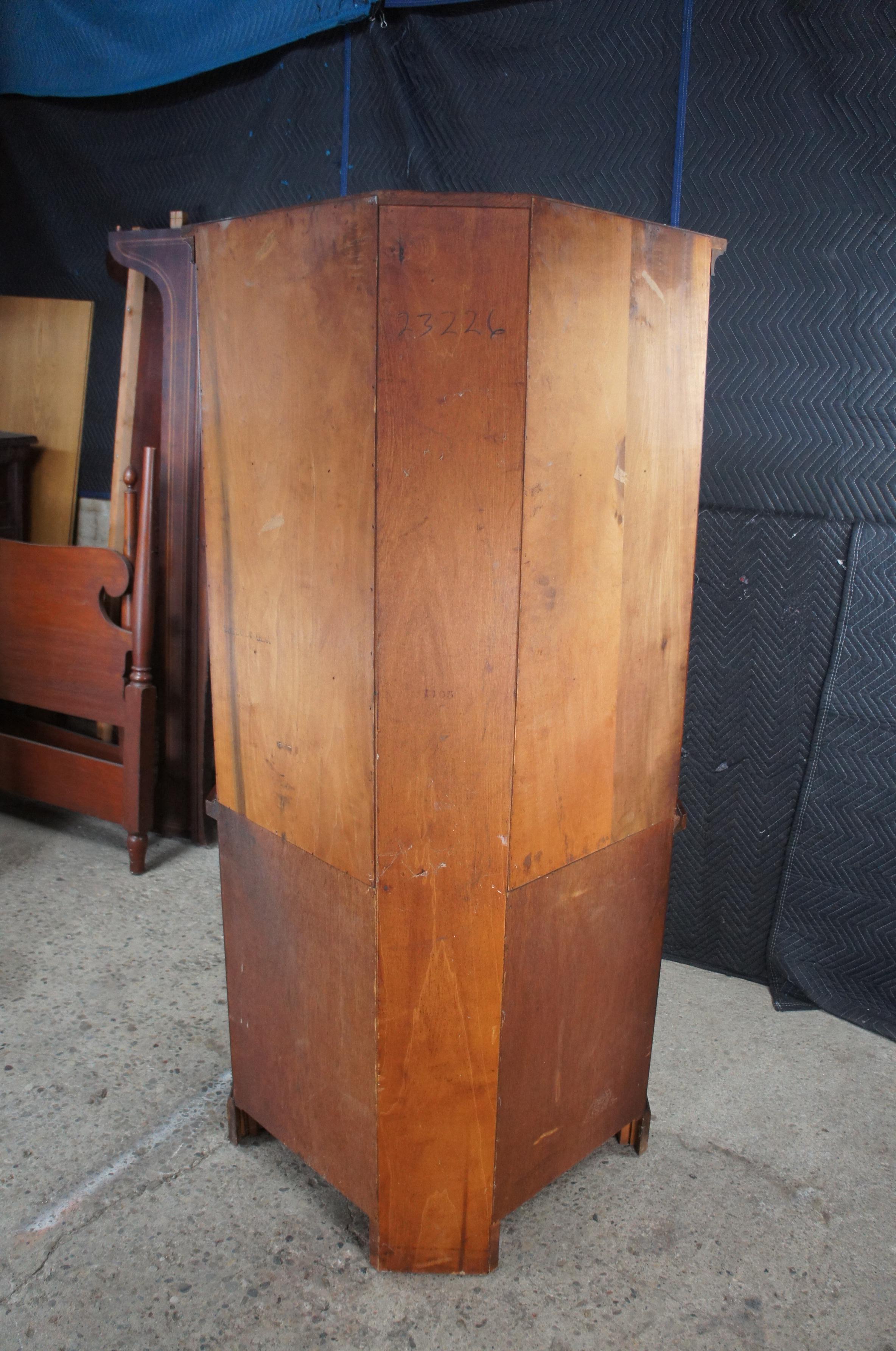 Armadio angolare in stile georgiano del 20° secolo, credenza, espositore curioso 69 in vendita 5