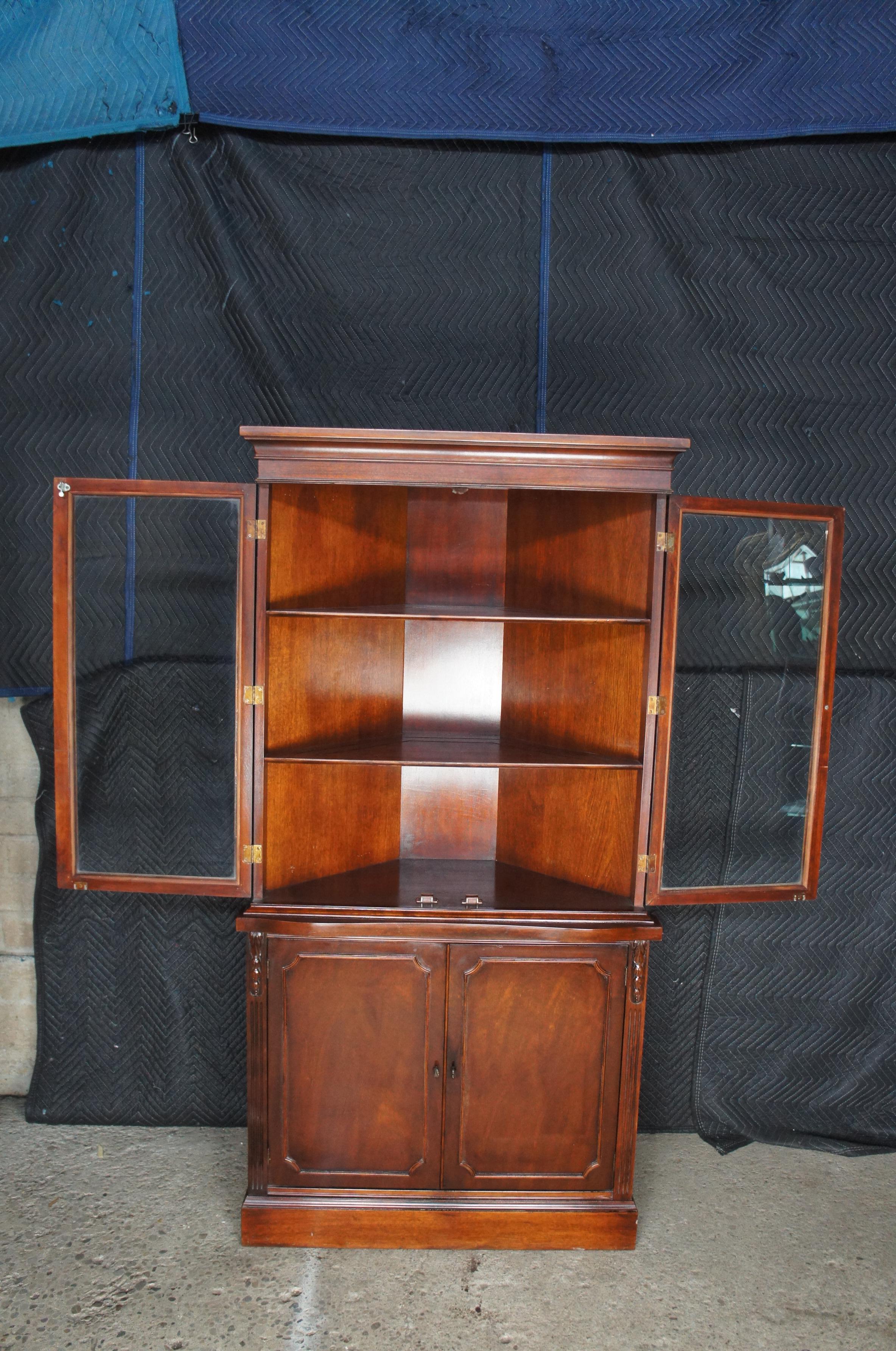 Americano Armadio angolare in stile georgiano del 20° secolo, credenza, espositore curioso 69 in vendita