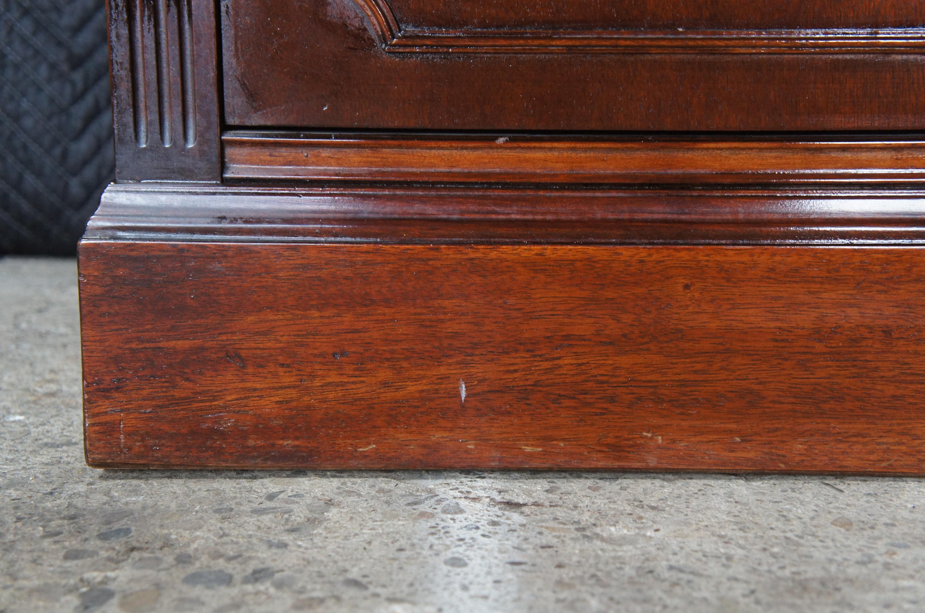 Armadio angolare in stile georgiano del 20° secolo, credenza, espositore curioso 69 in vendita 2