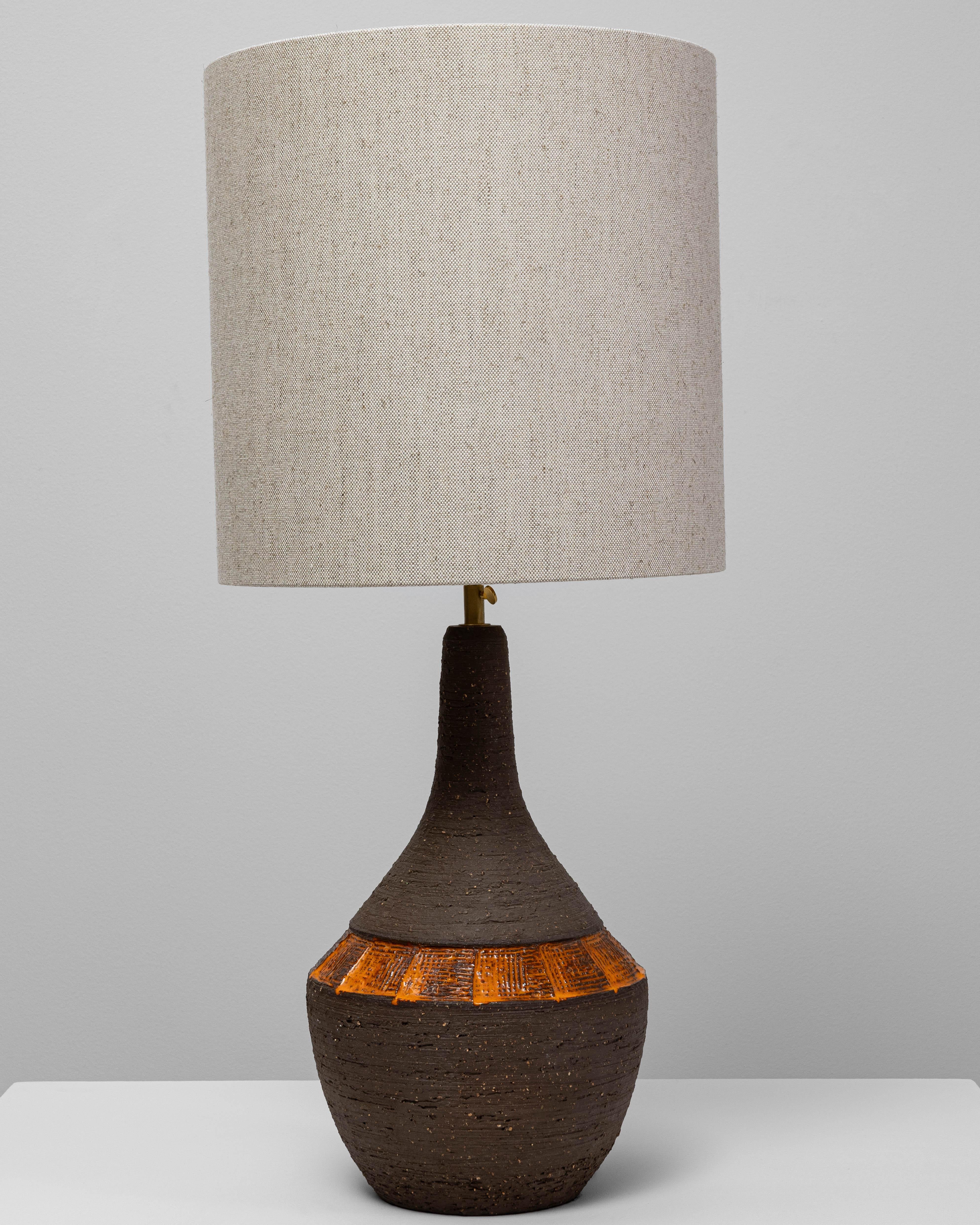 Lampe de table allemande du 20e siècle en céramique marron et orange en vente 2