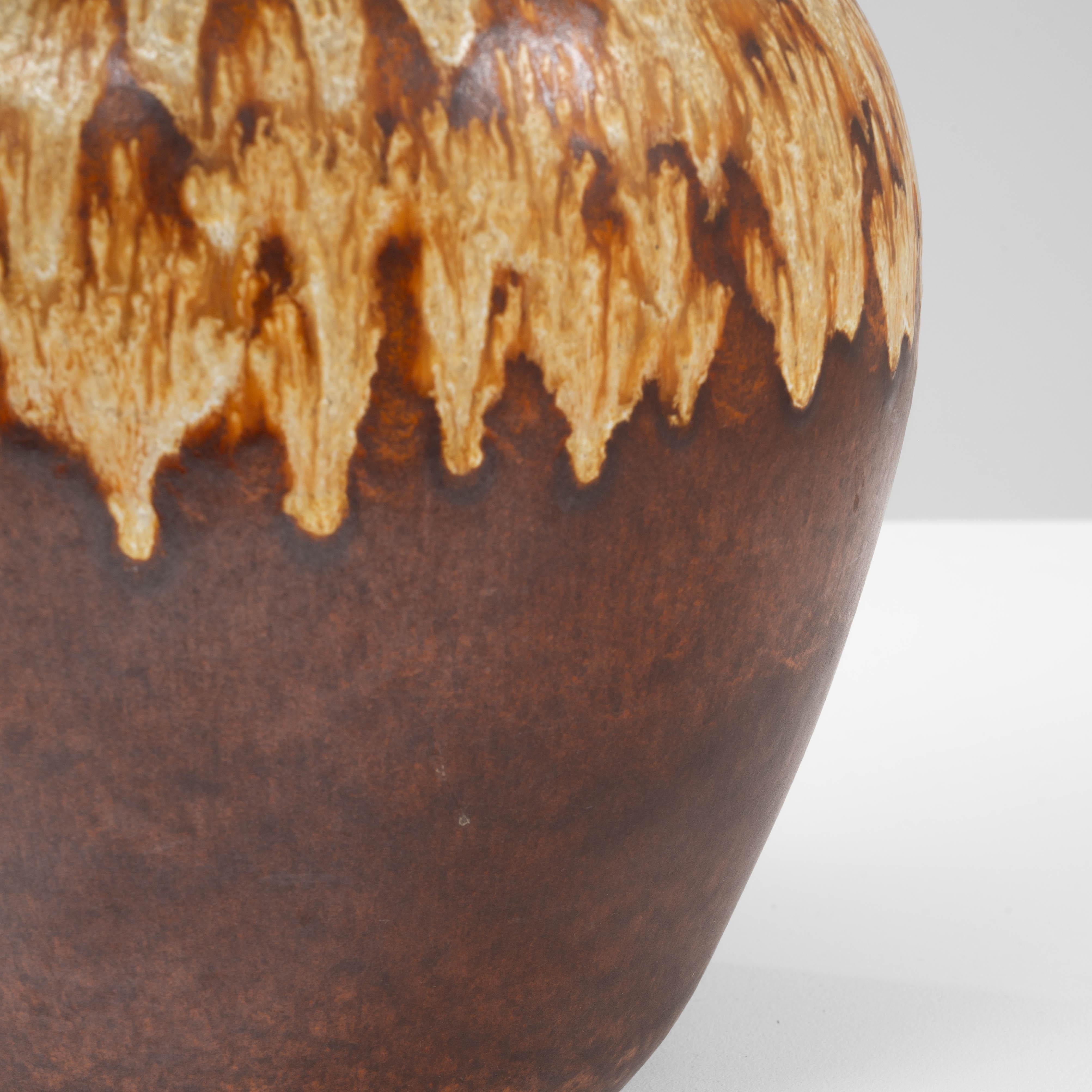 Lampe de table en céramique de lave brune allemande du 20e siècle en vente 6