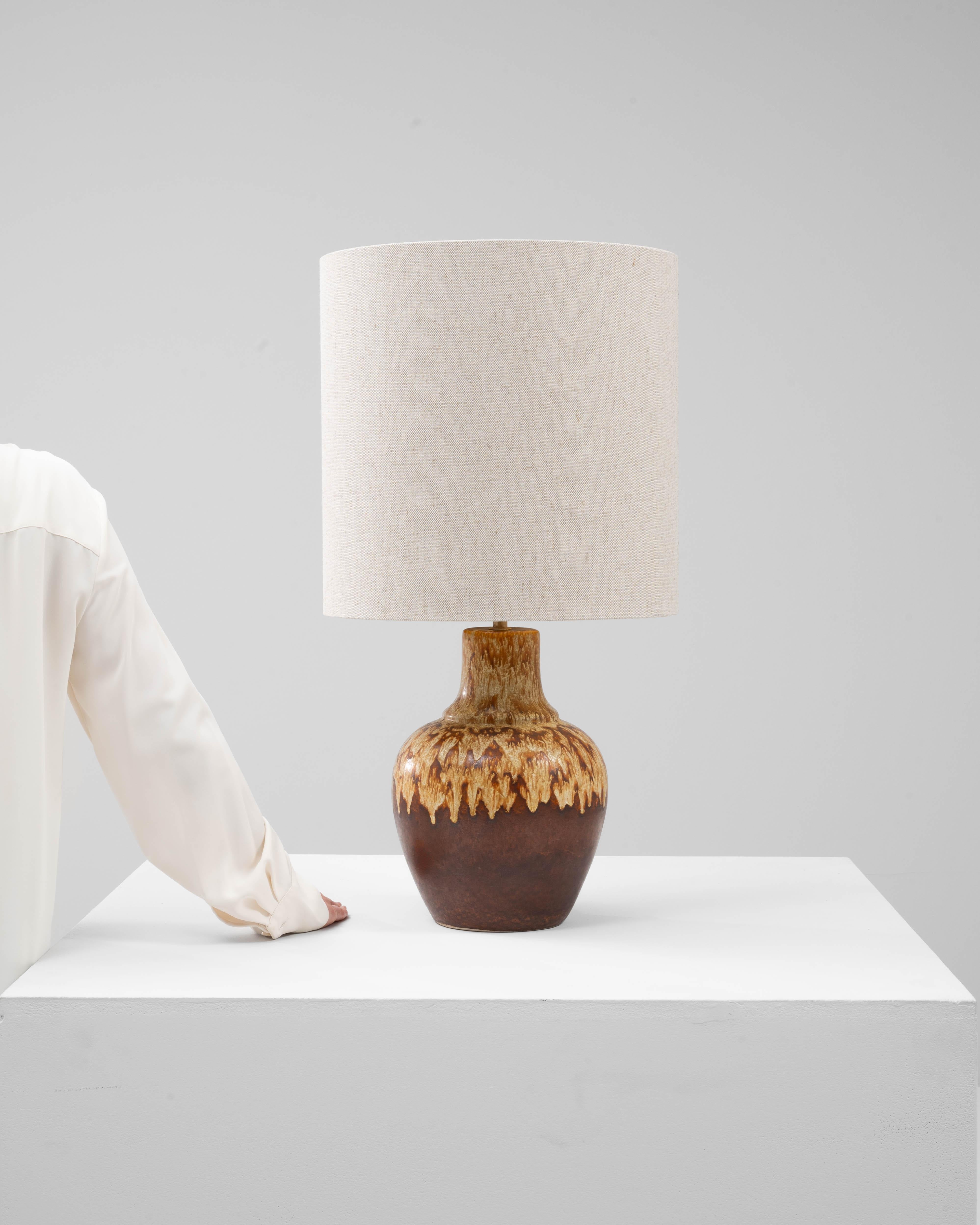 Lampe de table en céramique de lave brune allemande du 20e siècle Bon état - En vente à High Point, NC