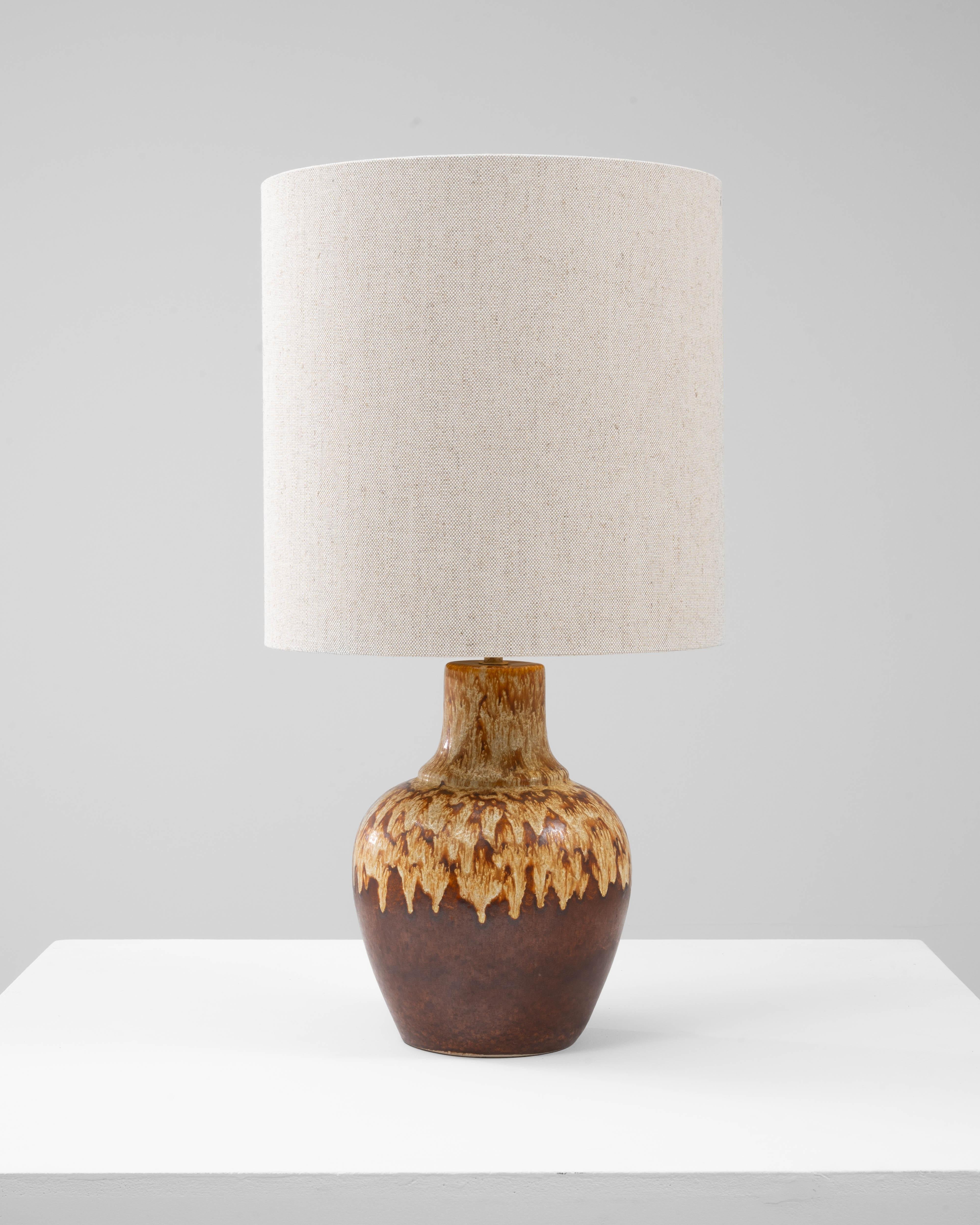 Lampe de table en céramique de lave brune allemande du 20e siècle en vente 2