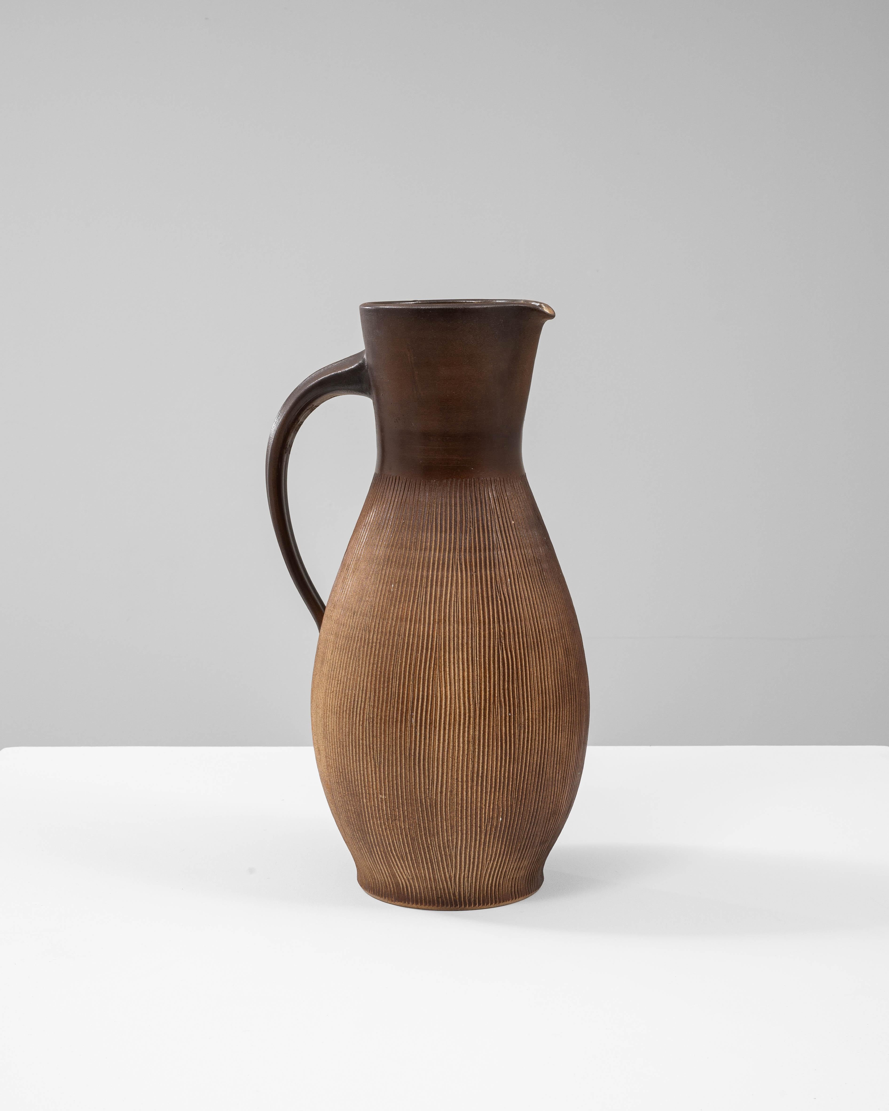 Brocca in ceramica tedesca del XX secolo In condizioni buone in vendita a High Point, NC