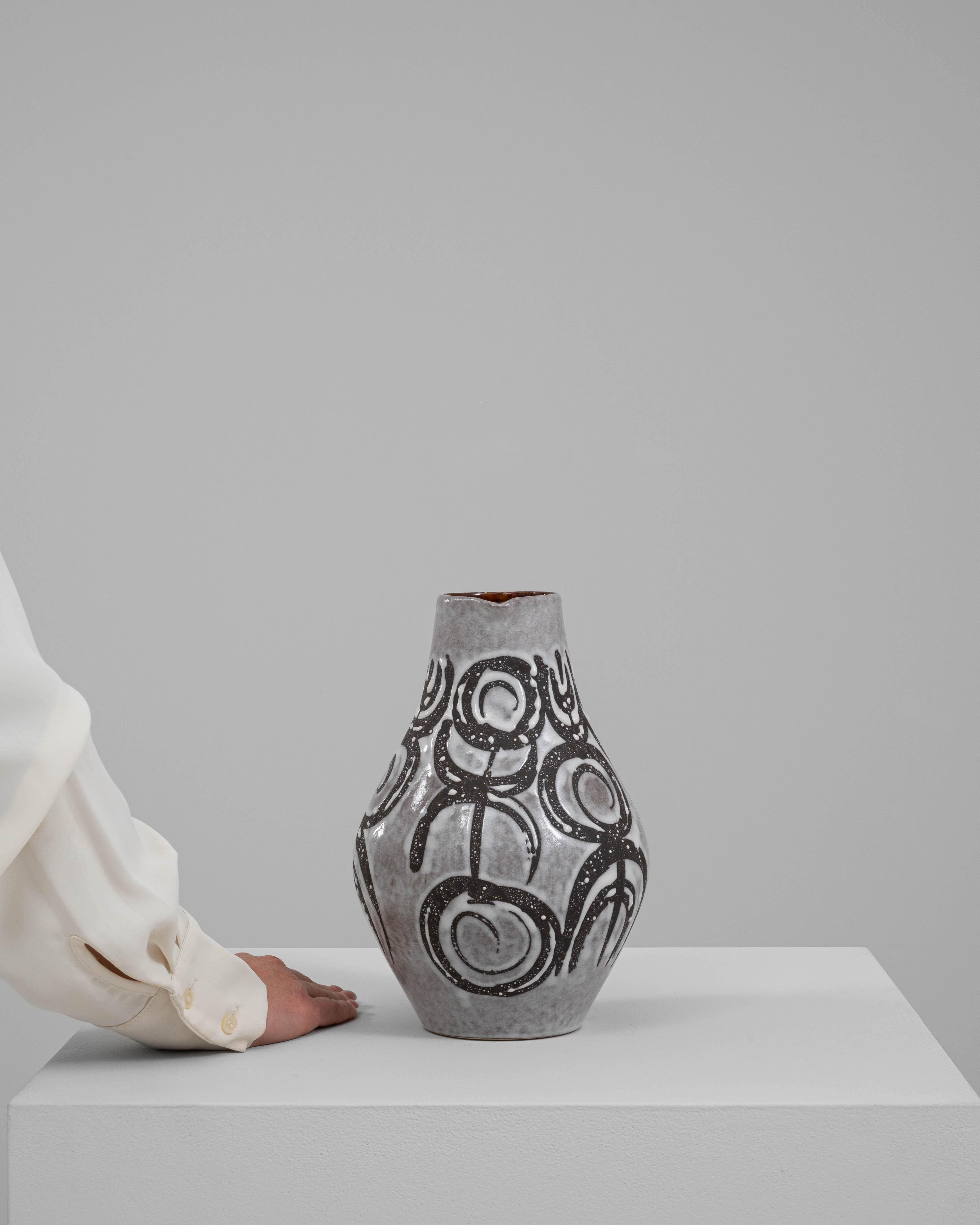 Brocca in ceramica tedesca del XX secolo in vendita 2