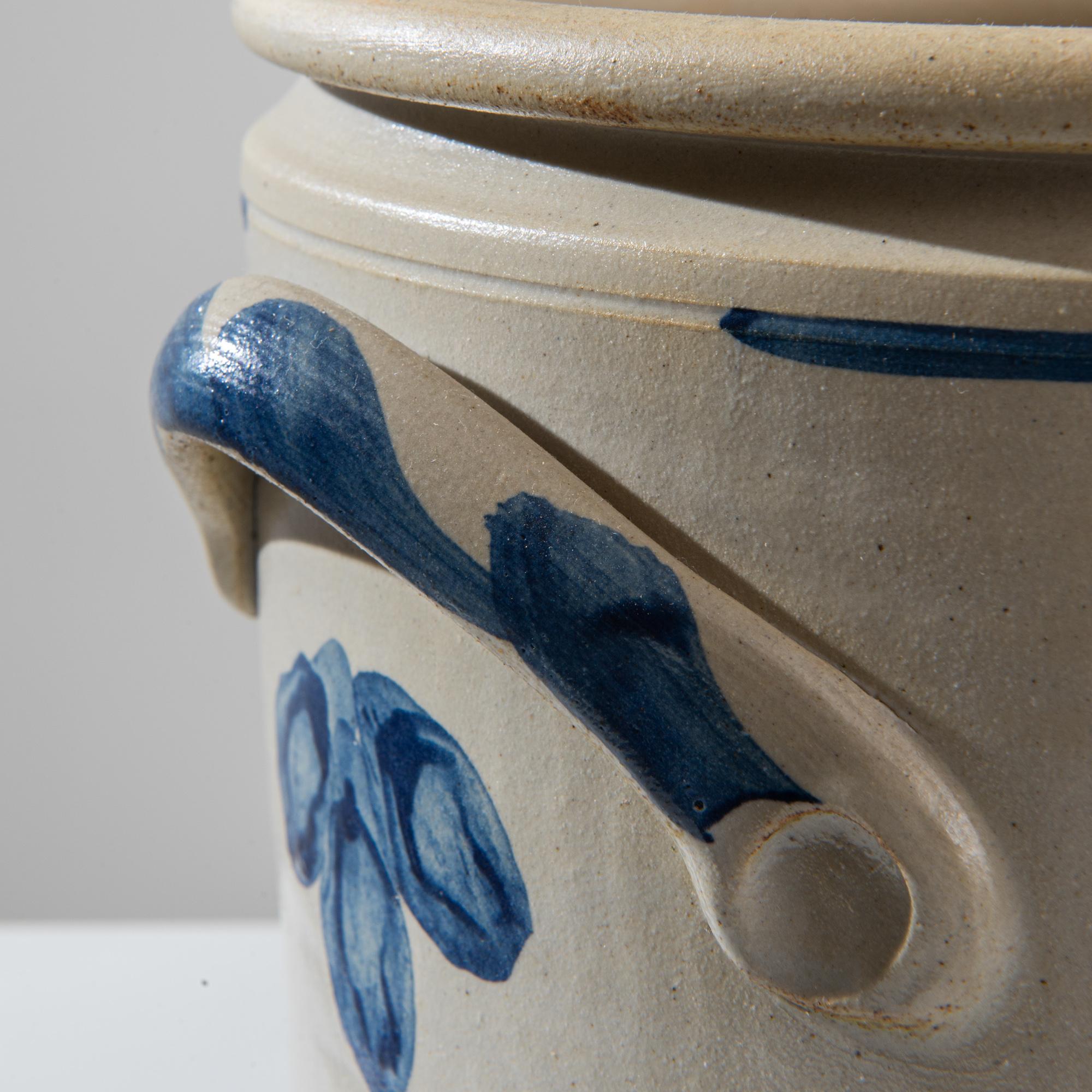 Pot en céramique allemand du 20e siècle Bon état - En vente à High Point, NC