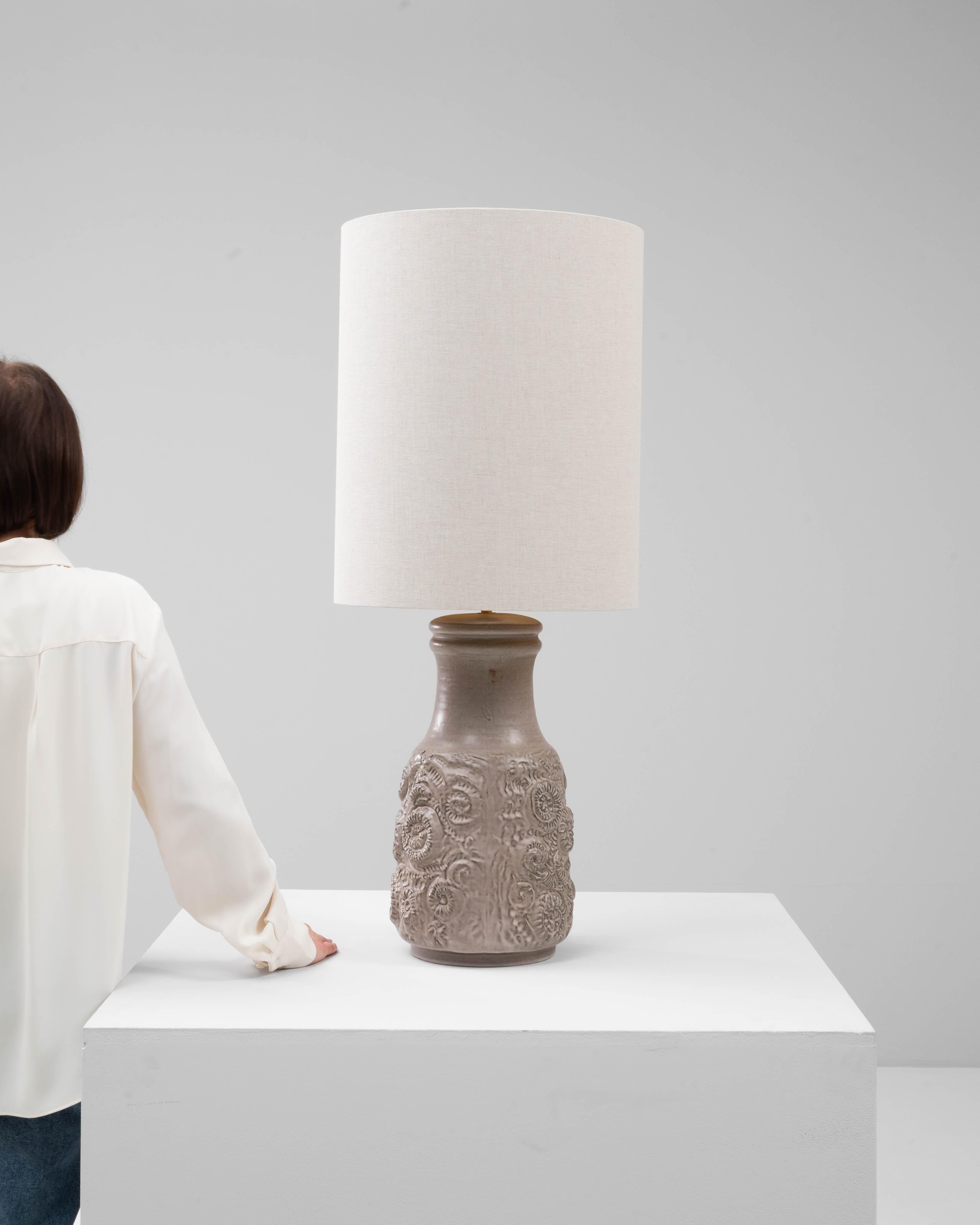 20ième siècle Lampe de table sculptée en céramique allemande du 20e siècle en vente