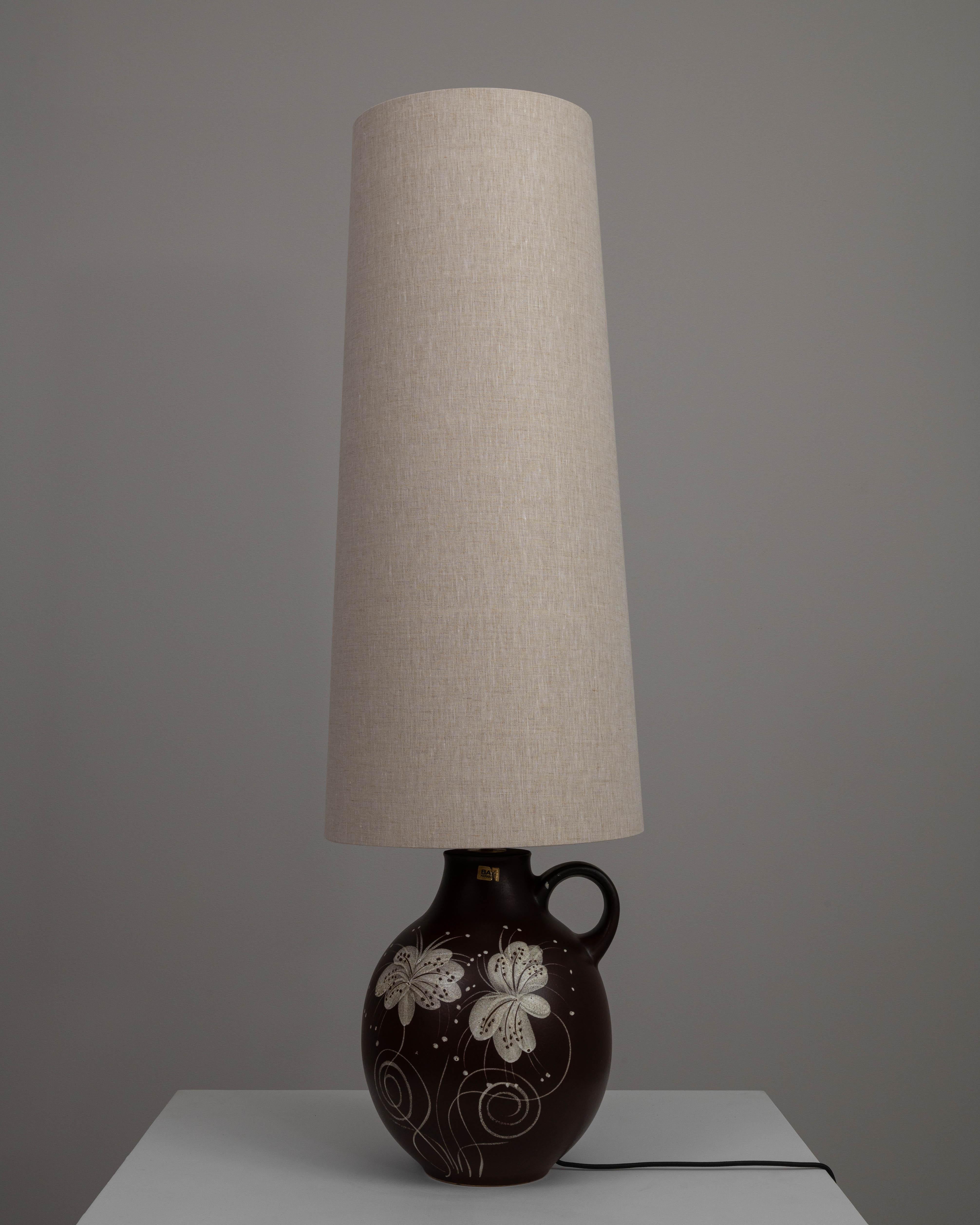 Lampada da tavolo in ceramica tedesca del XX secolo in vendita 7