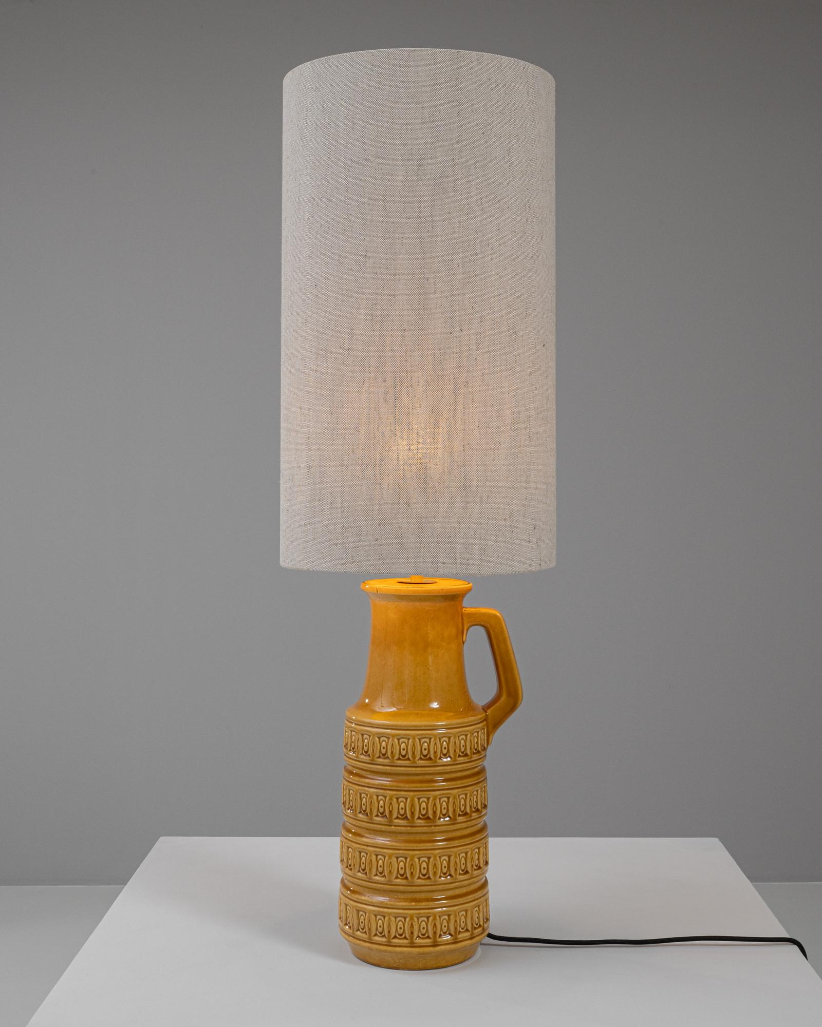 Lampe de table en céramique allemande du 20e siècle Bon état - En vente à High Point, NC