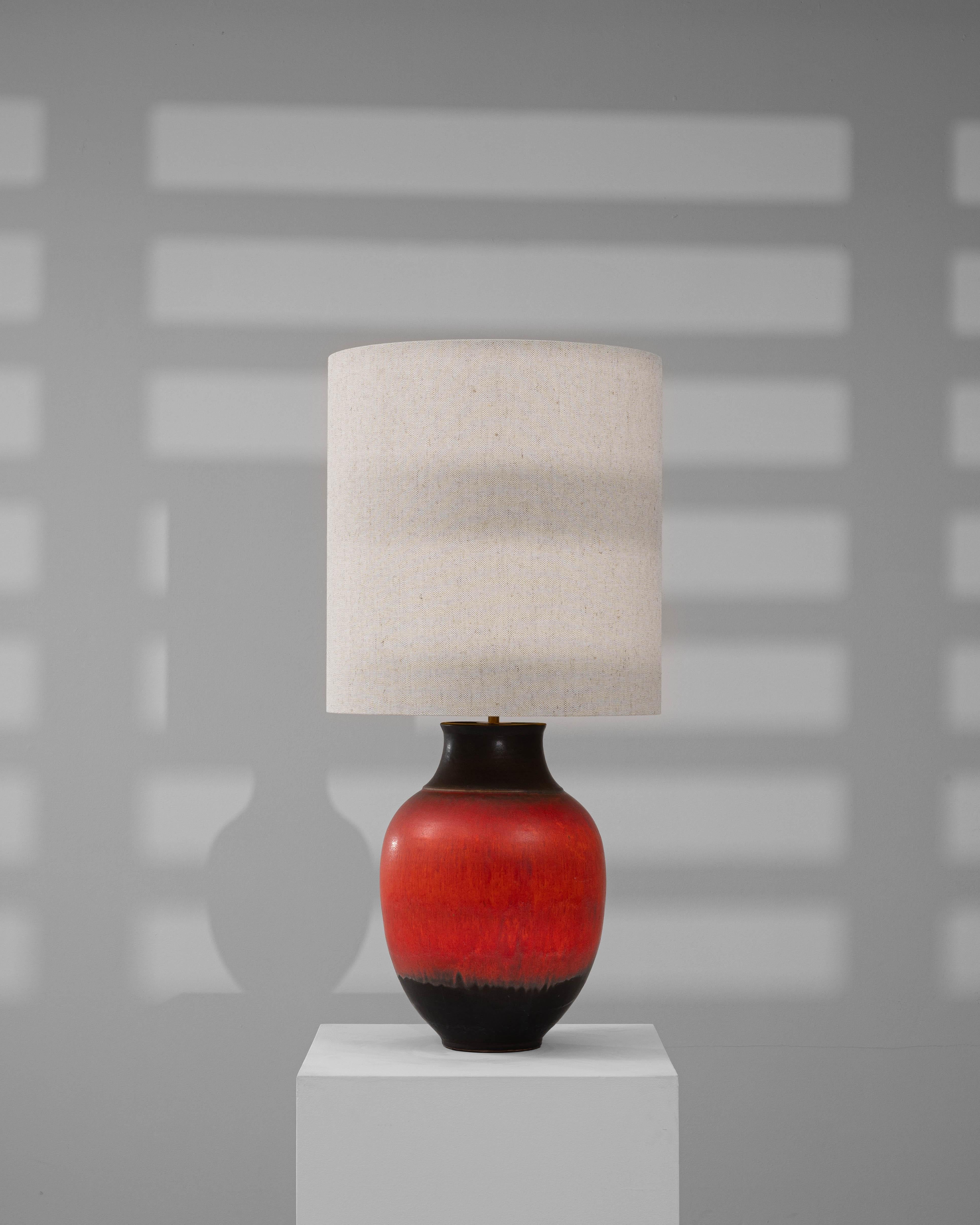 Lampe de table en céramique allemande du 20e siècle Bon état - En vente à High Point, NC