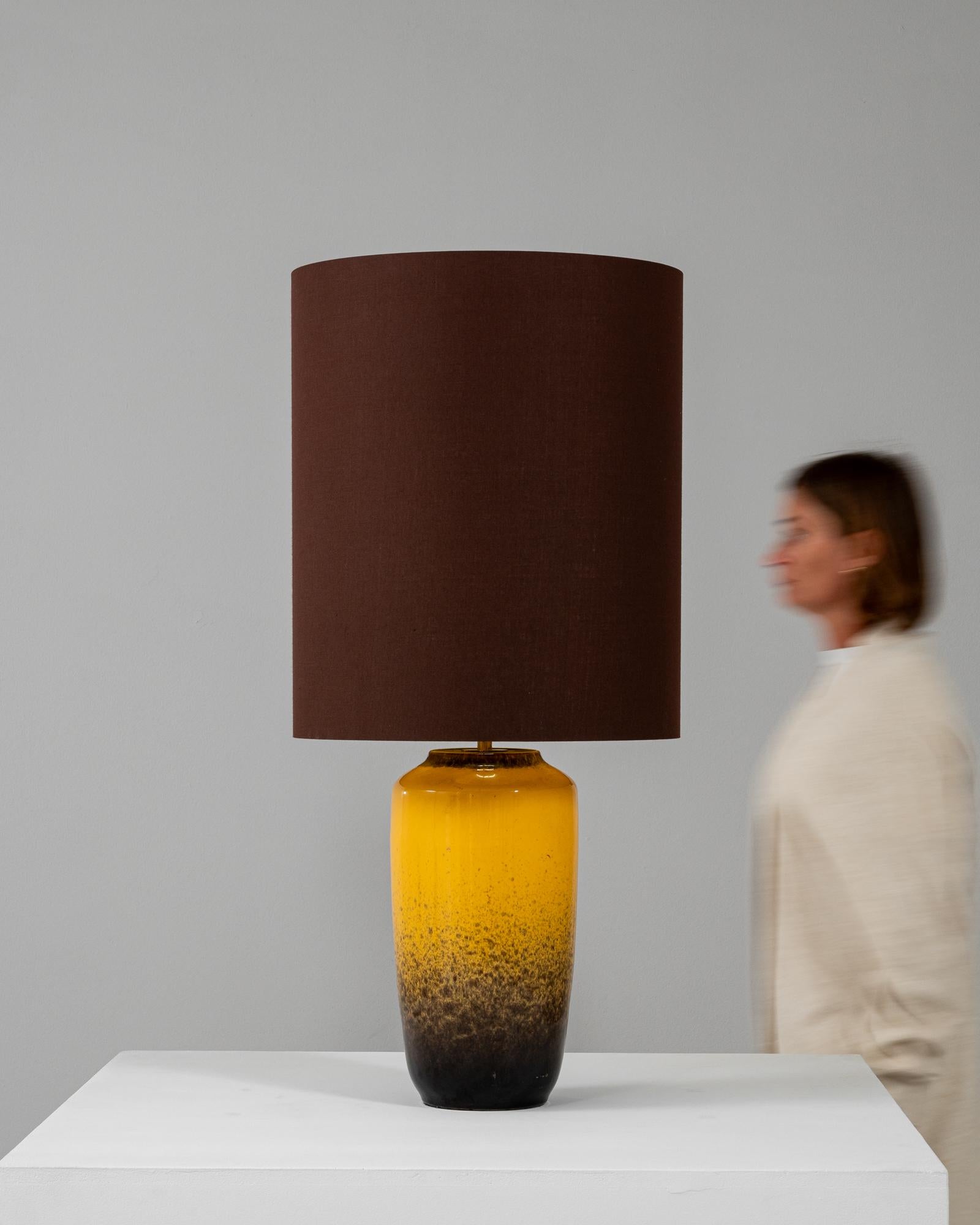 Lampe de table en céramique allemande du 20e siècle Bon état - En vente à High Point, NC