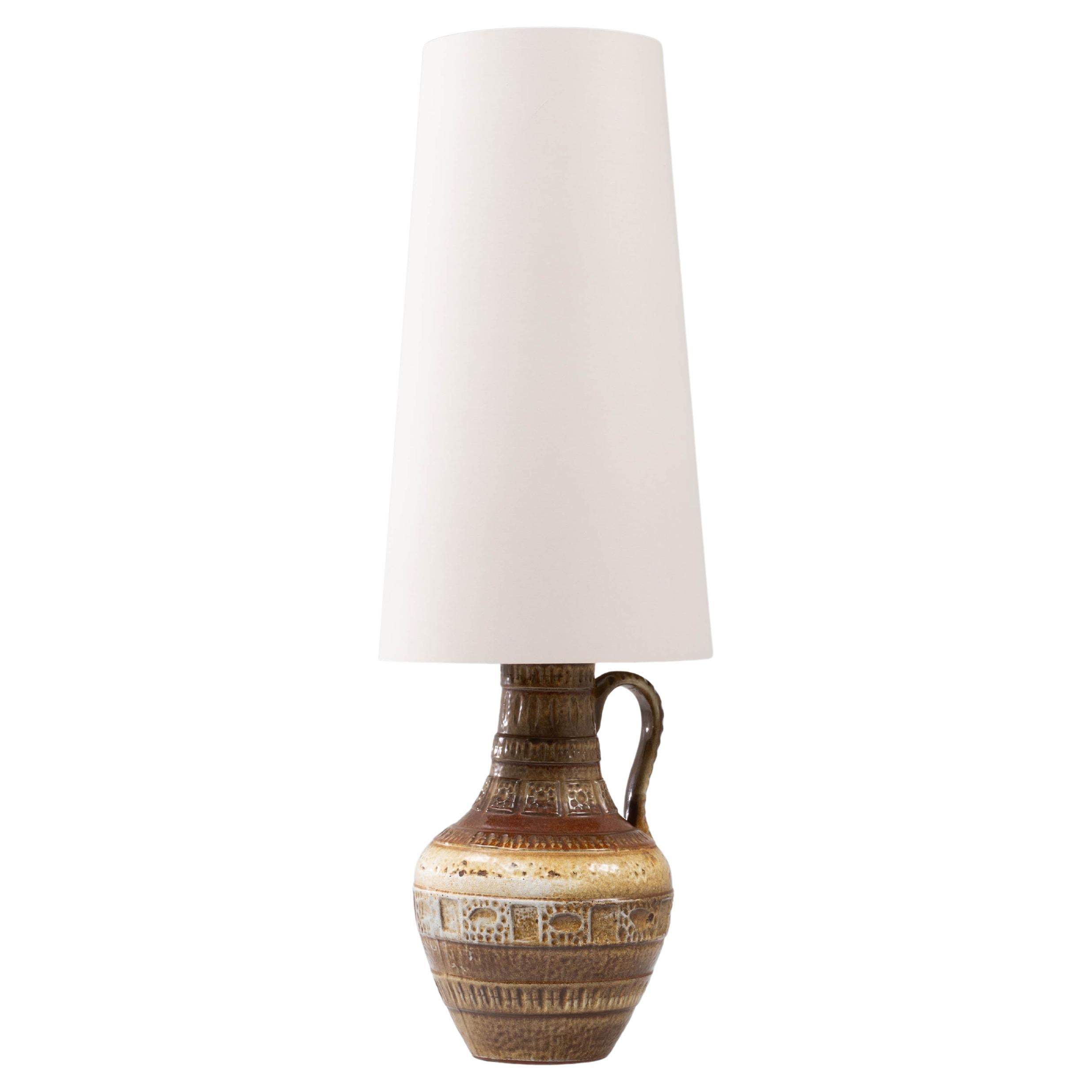 Lampe de table en céramique allemande du 20e siècle avec détails gravés