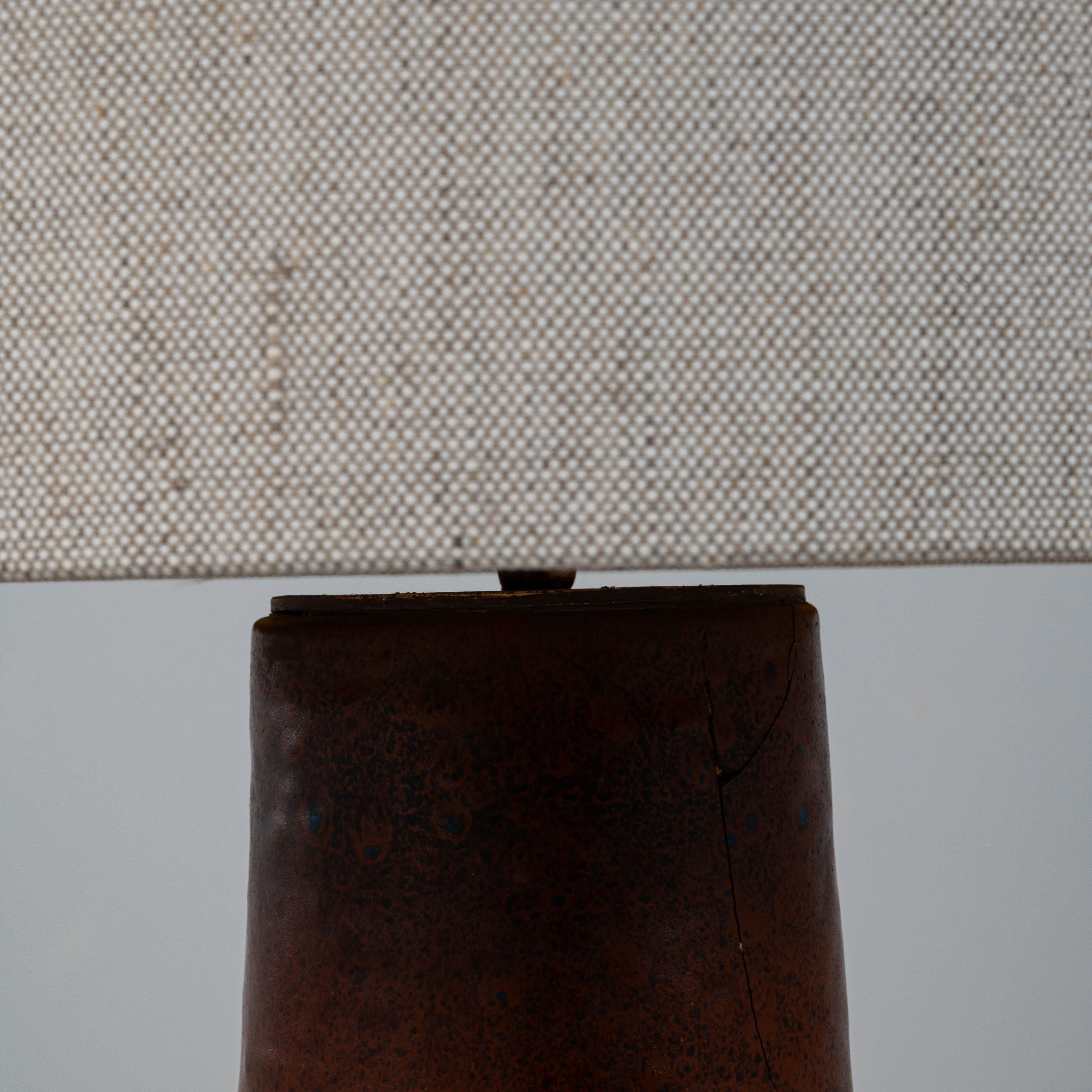 Lampe de table en céramique allemande du 20e siècle avec poignée en vente 2
