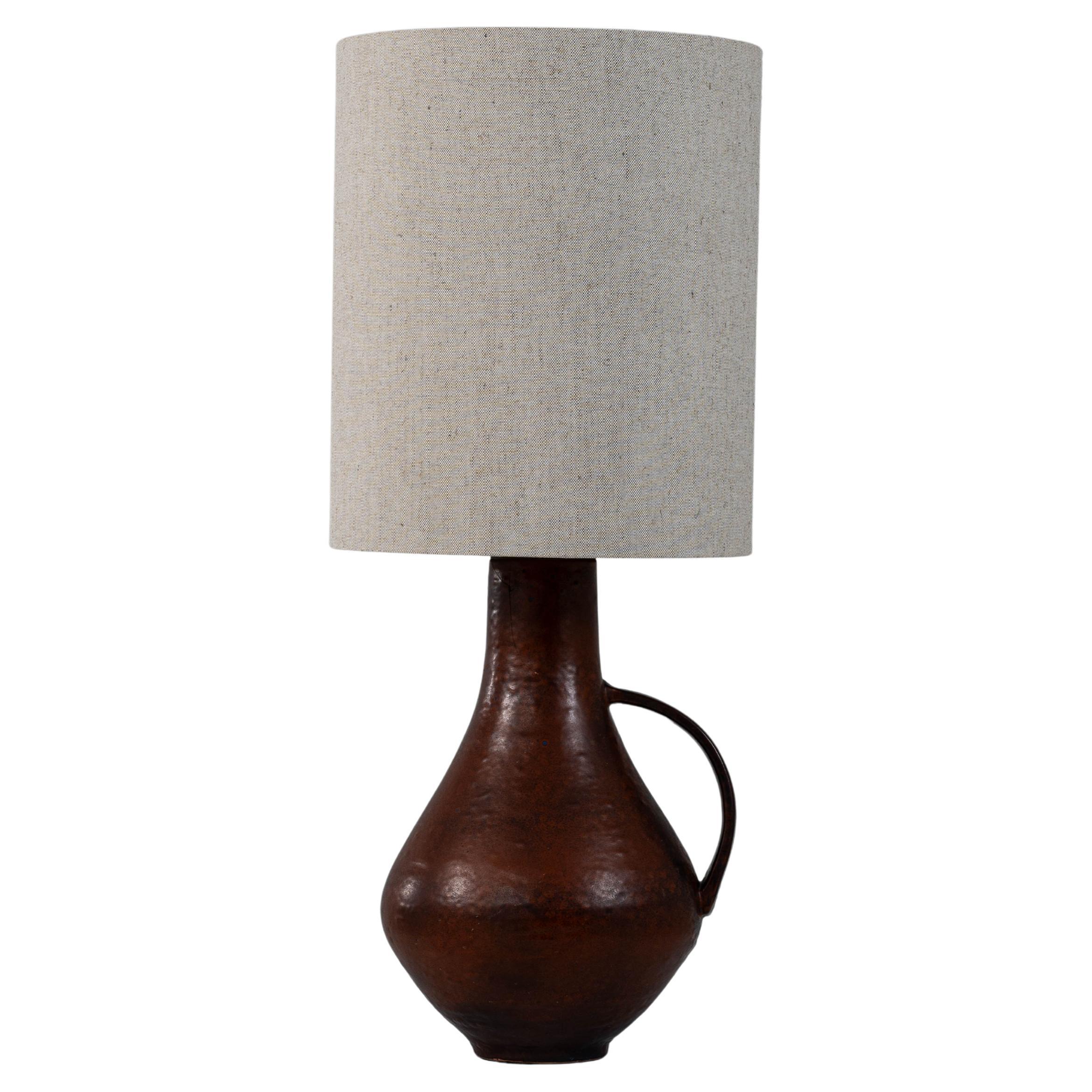 Lampe de table en céramique allemande du 20e siècle avec poignée en vente
