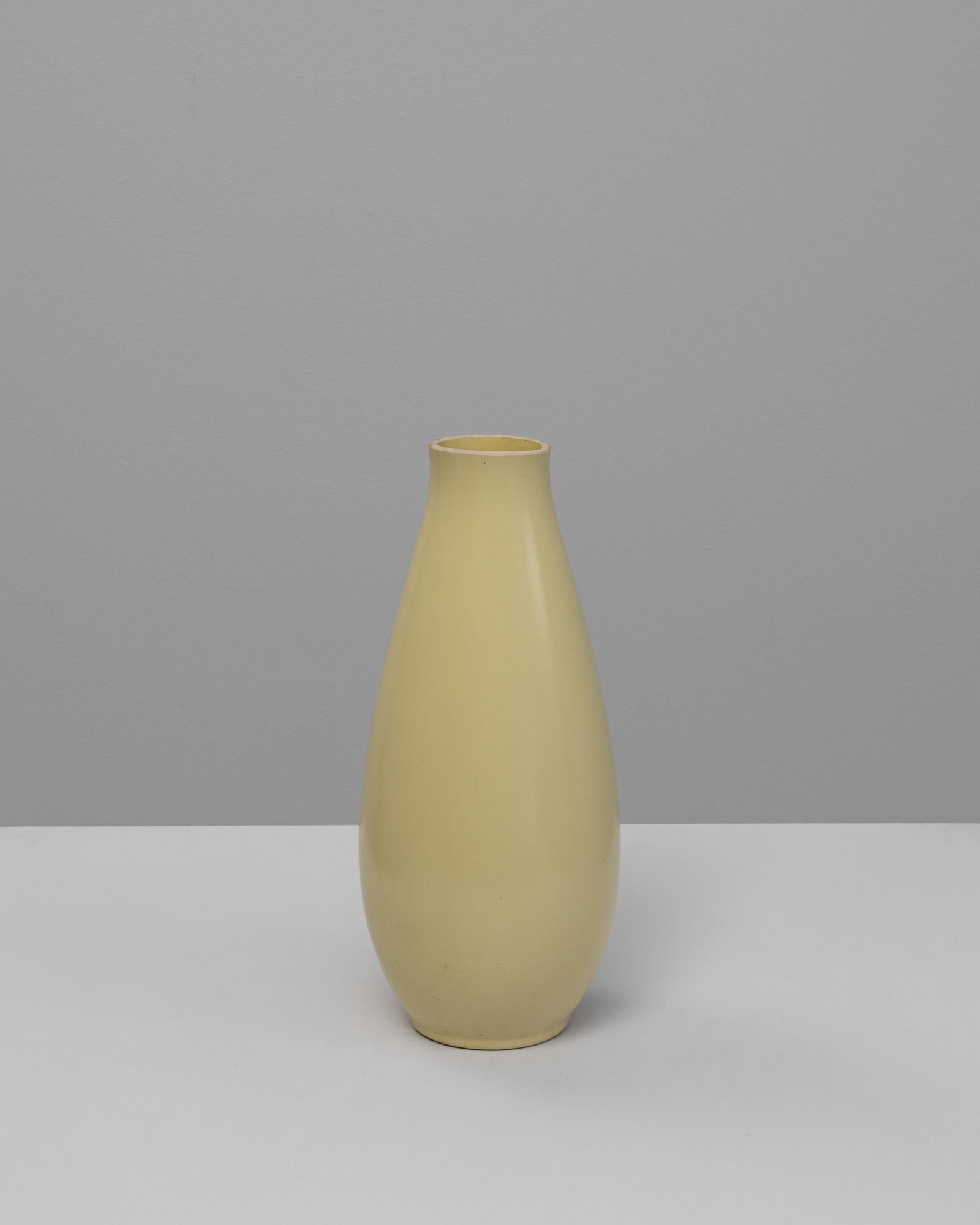 Jarrón de cerámica alemán del siglo XX en Bueno estado para la venta en High Point, NC