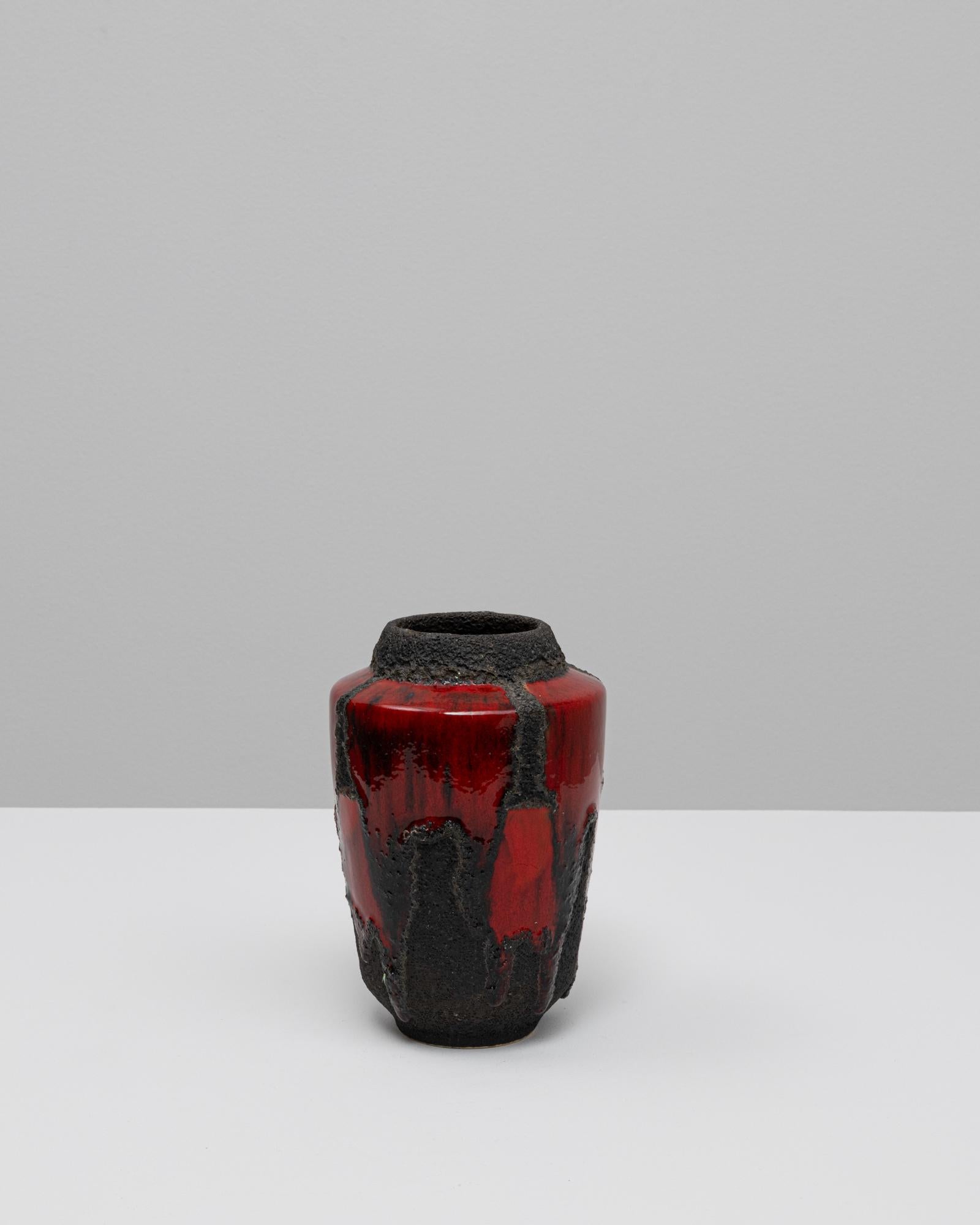 Vaso in ceramica tedesca del XX secolo In condizioni buone in vendita a High Point, NC