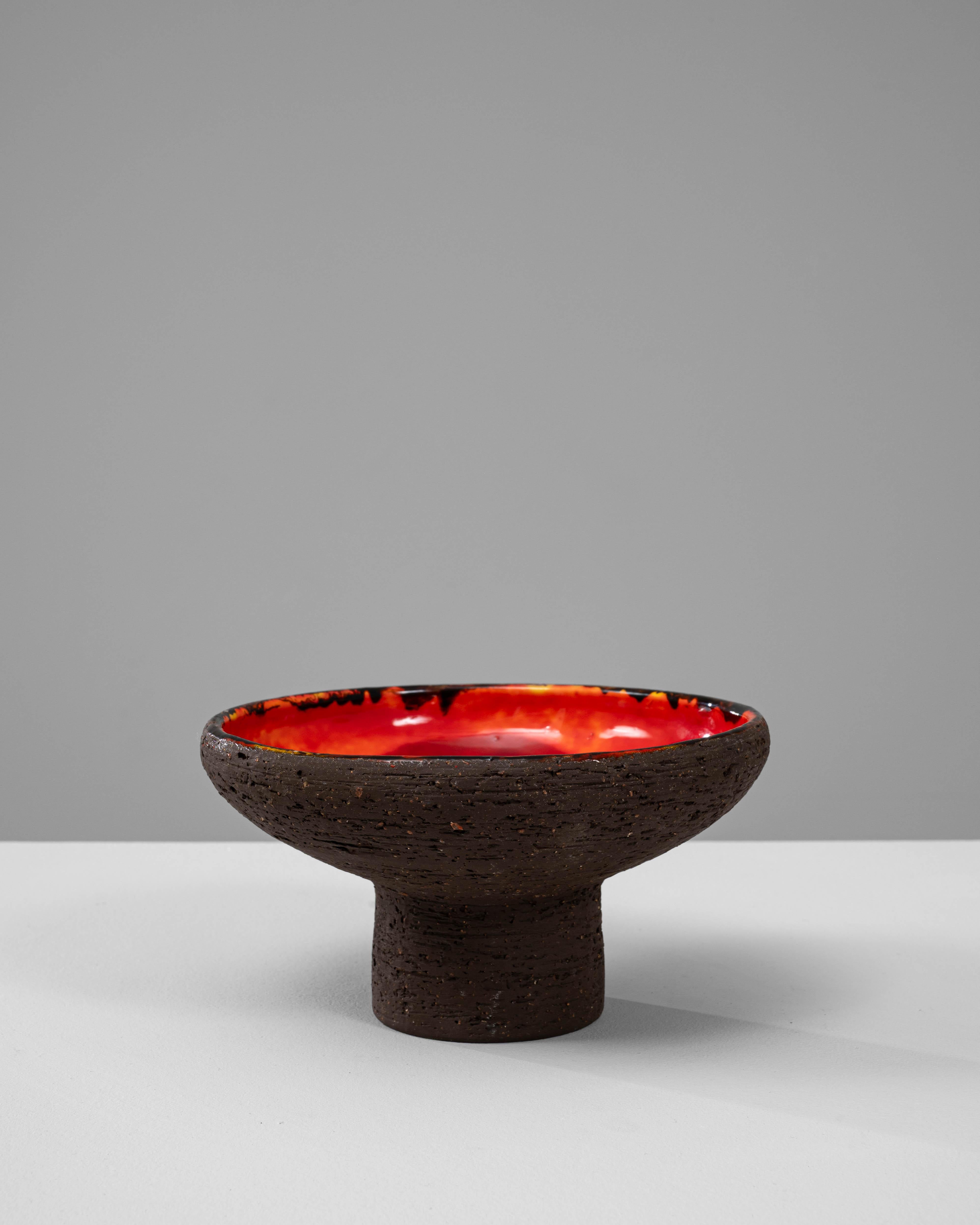 Vaso in ceramica tedesca del XX secolo In condizioni buone in vendita a High Point, NC