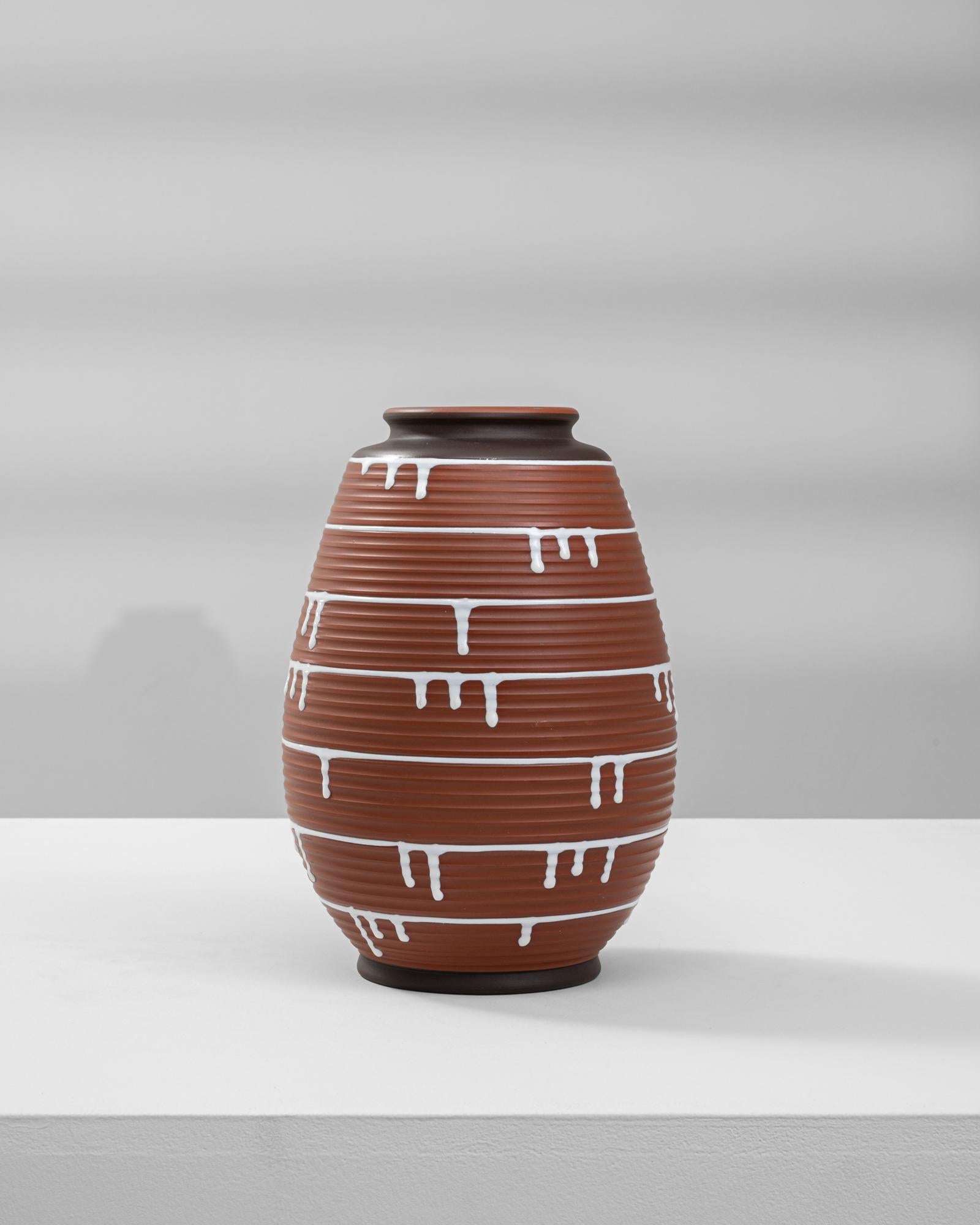 Ceramica Vaso in ceramica tedesca del XX secolo in vendita