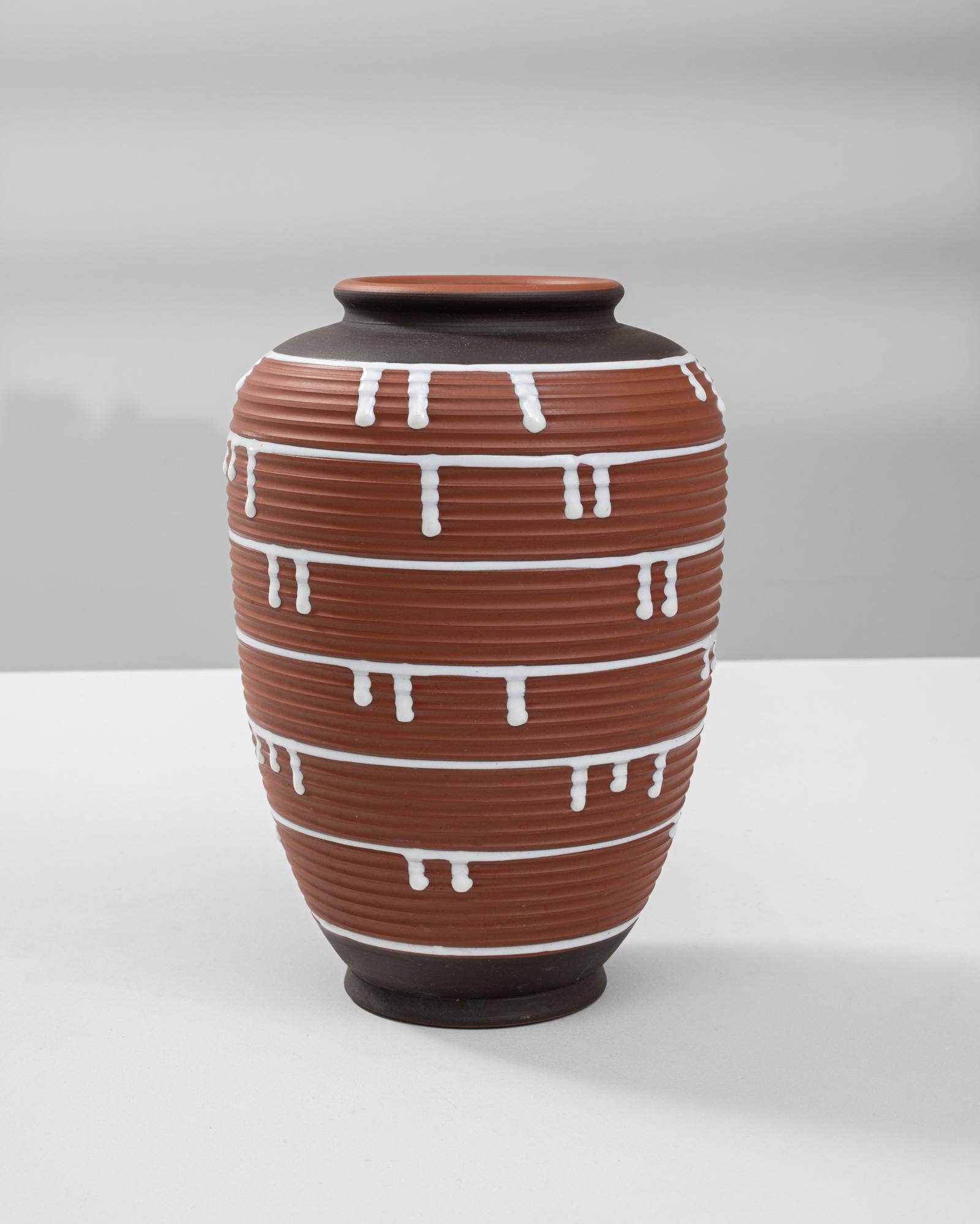Ceramica Vaso in ceramica tedesca del XX secolo in vendita