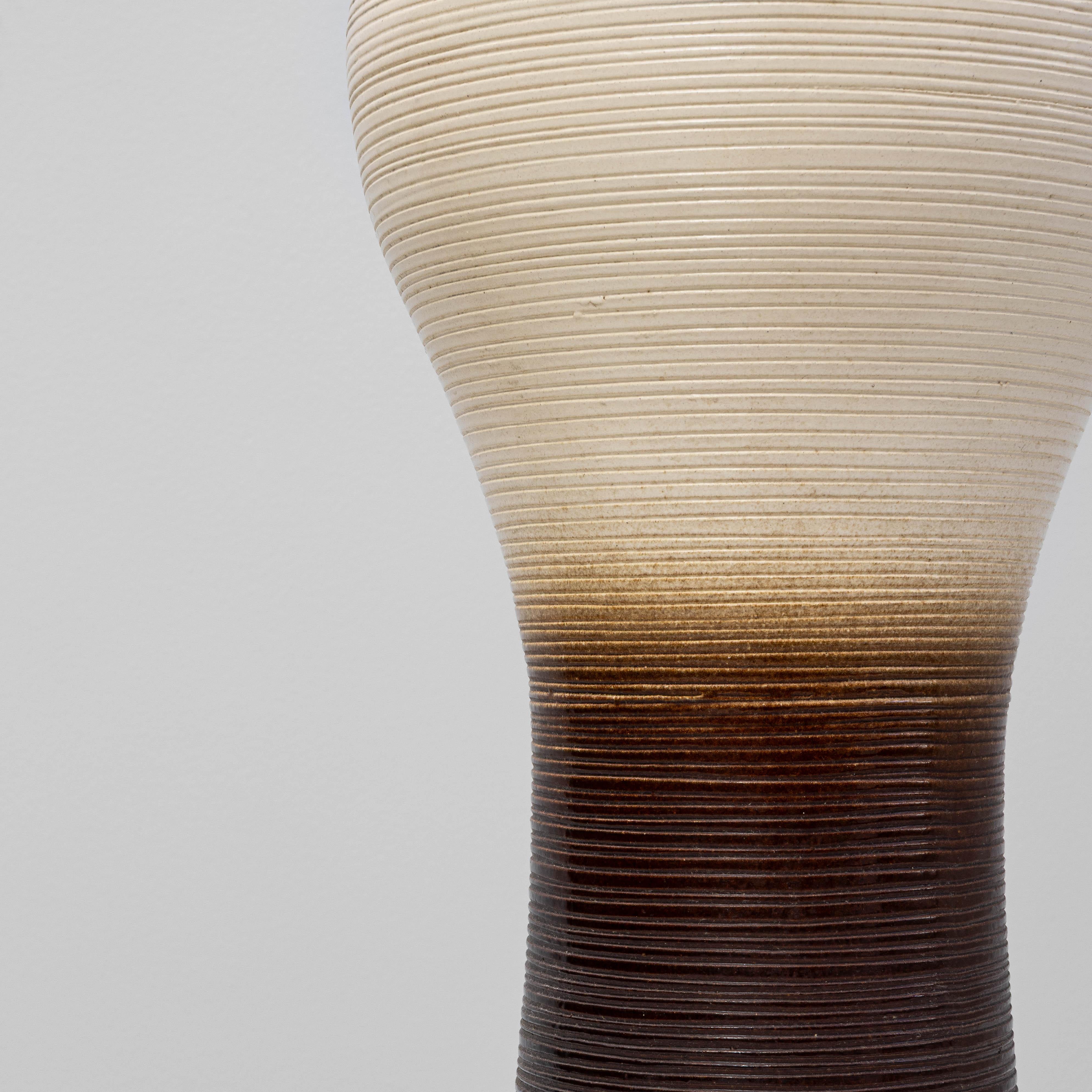 Jarrón de cerámica alemán del siglo XX Cerámico en venta