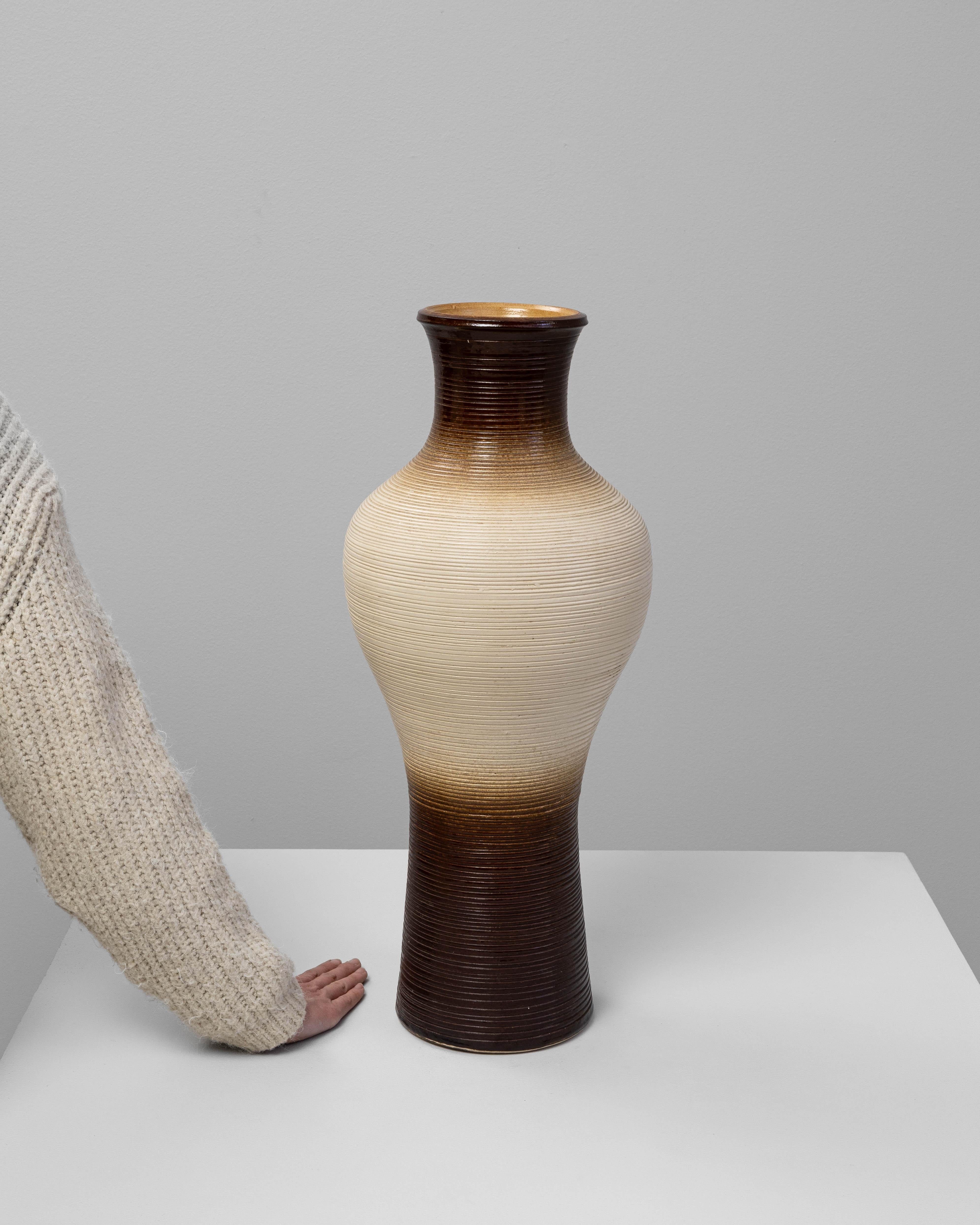 Jarrón de cerámica alemán del siglo XX en venta 2